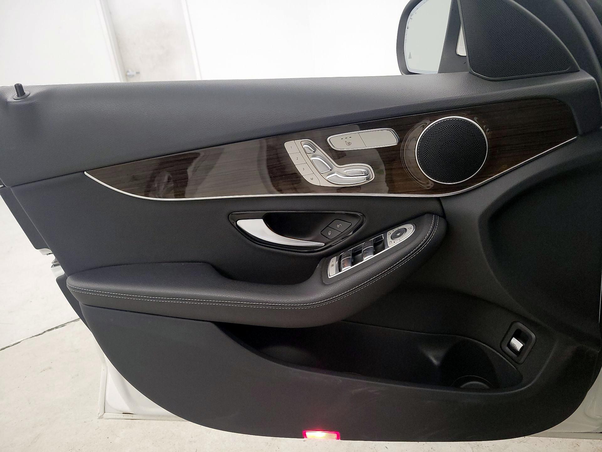 Thumbnail: 2021 Mercedes-Benz C-Class - 12