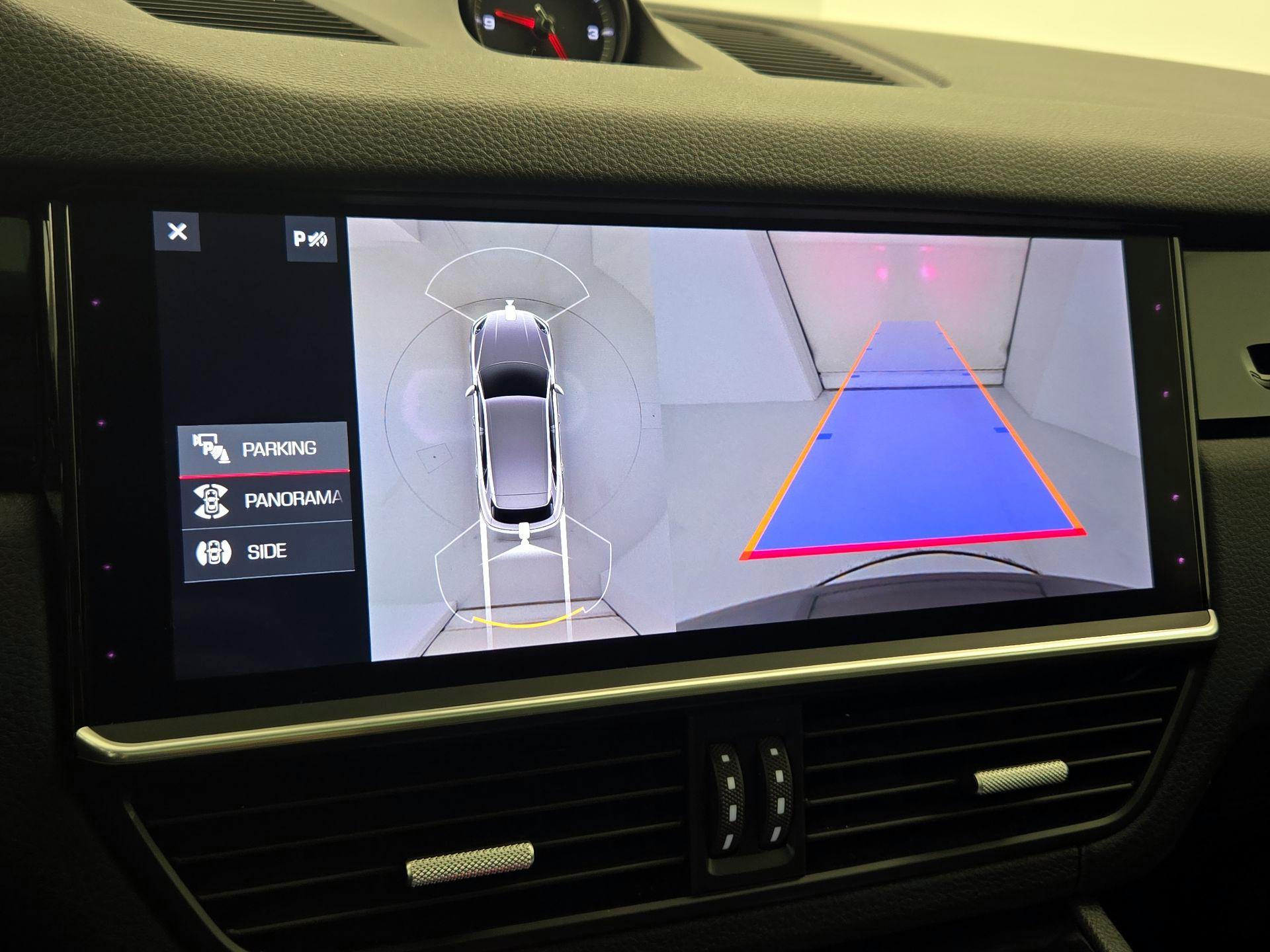Thumbnail: 2020 Porsche Cayenne - 15