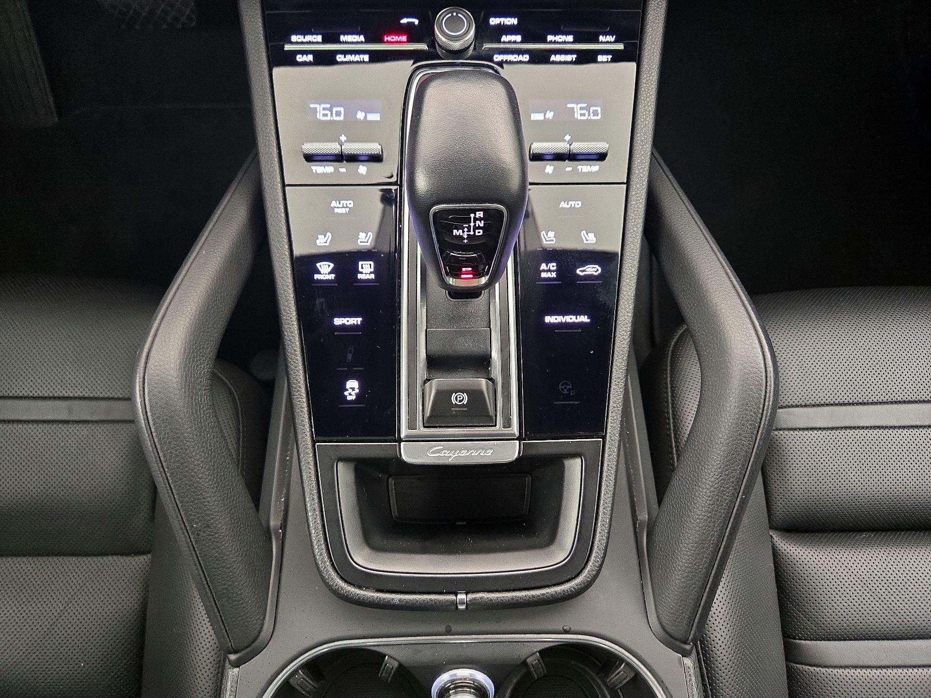 Thumbnail: 2020 Porsche Cayenne - 18