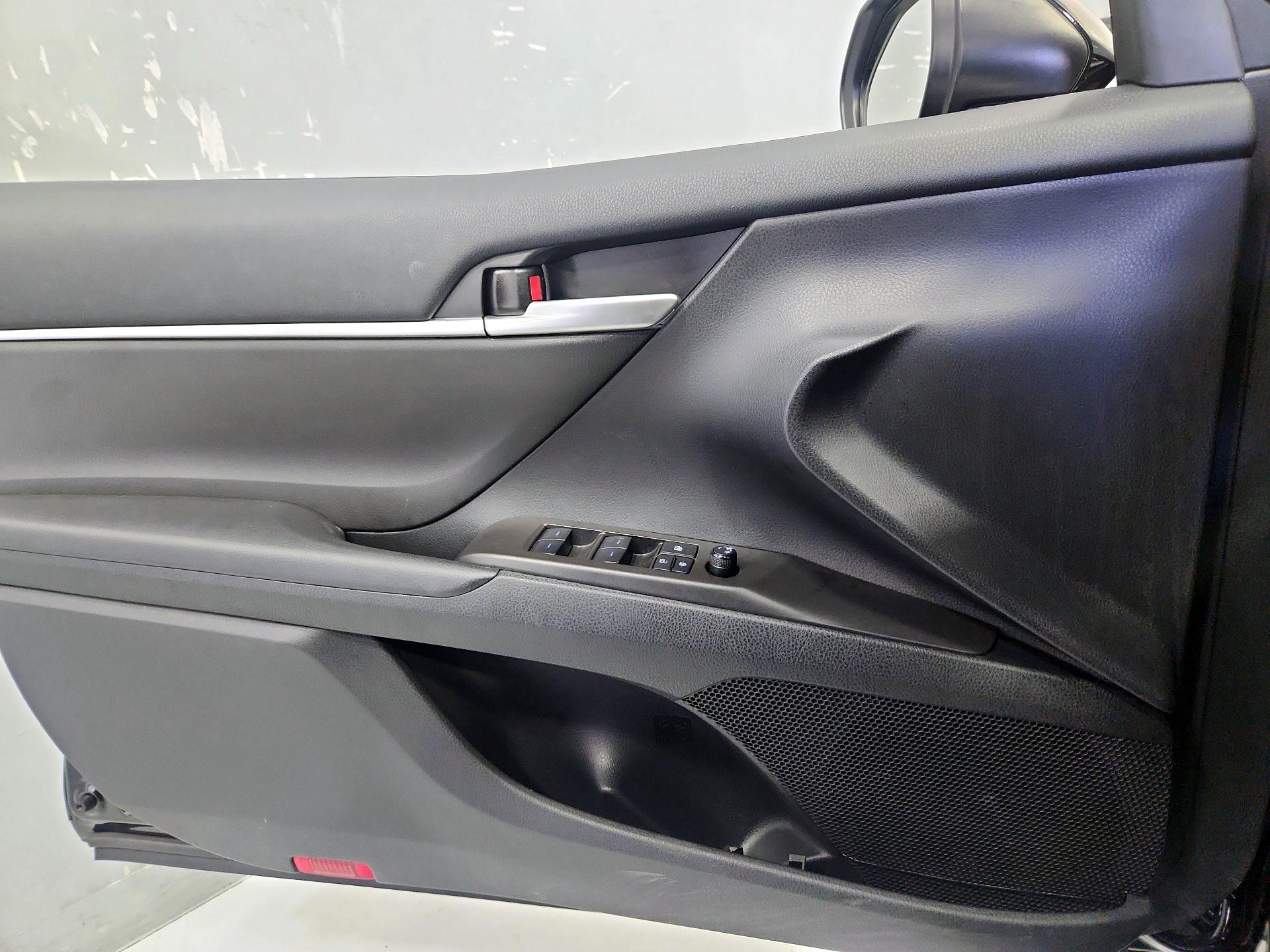 Thumbnail: 2023 Toyota Camry - 12