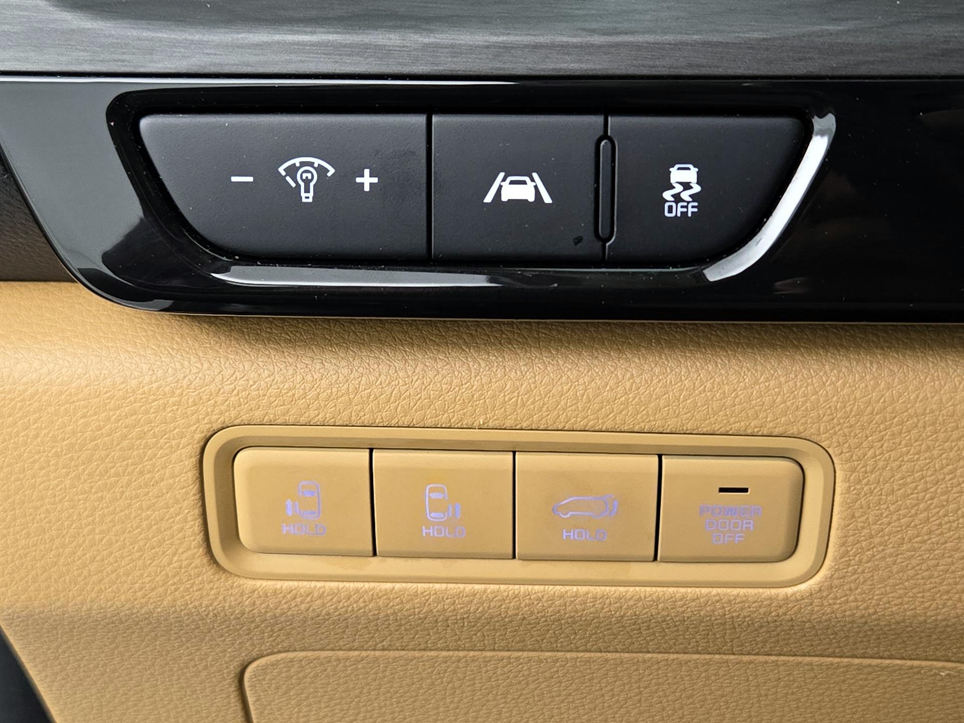 Thumbnail: 2022 Kia Carnival - 13