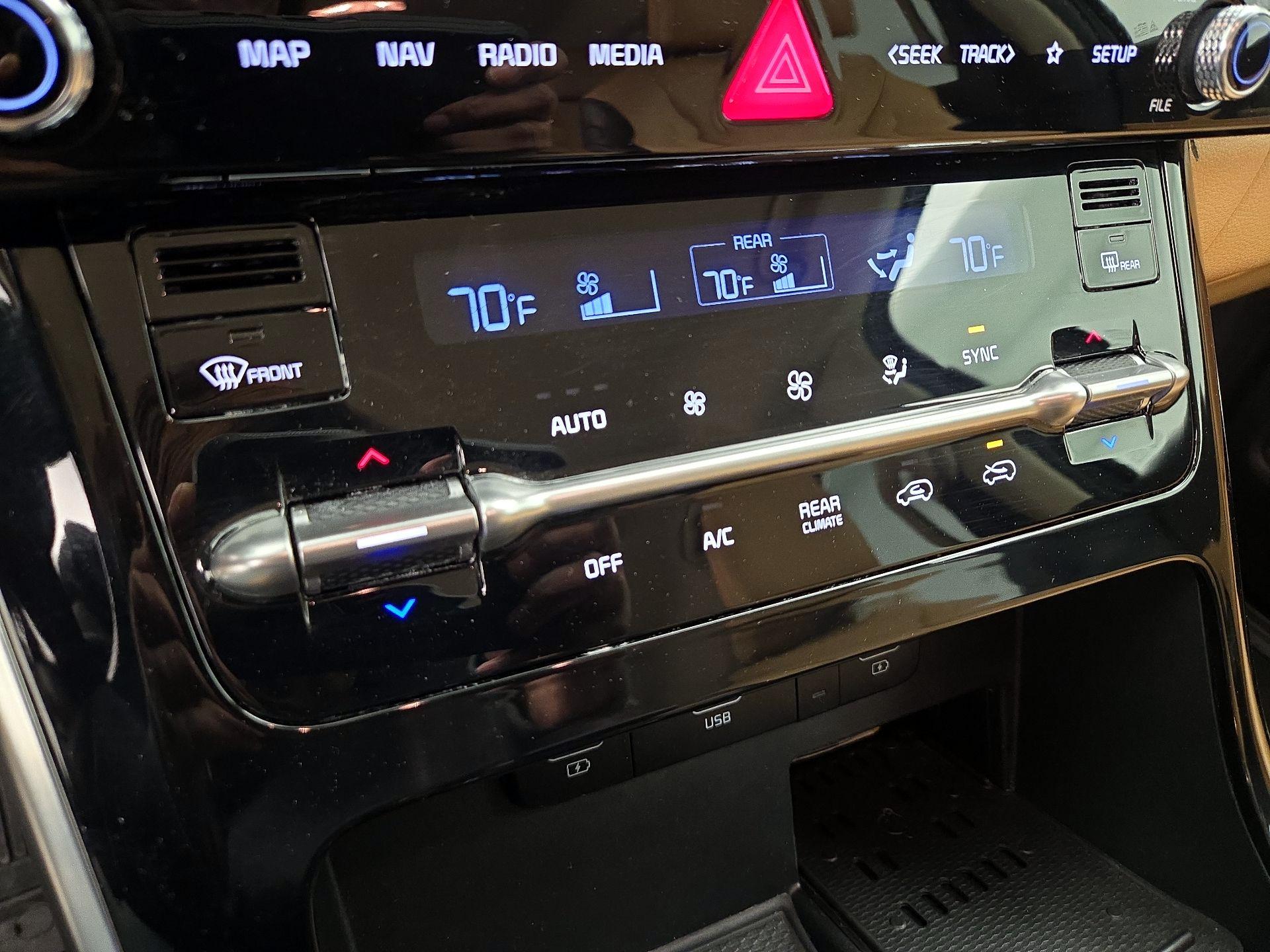 Thumbnail: 2022 Kia Carnival - 17