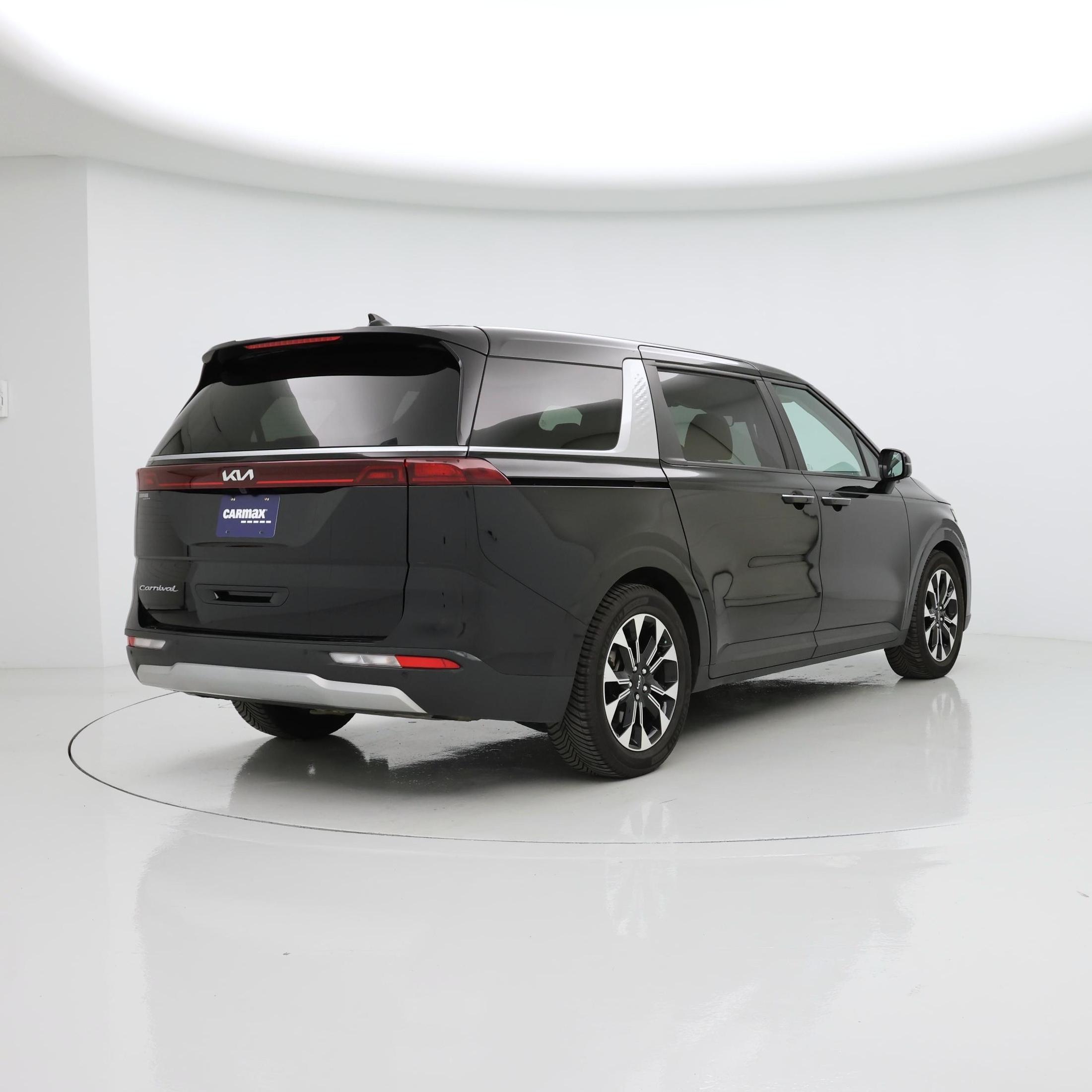Thumbnail: 2022 Kia Carnival - 8