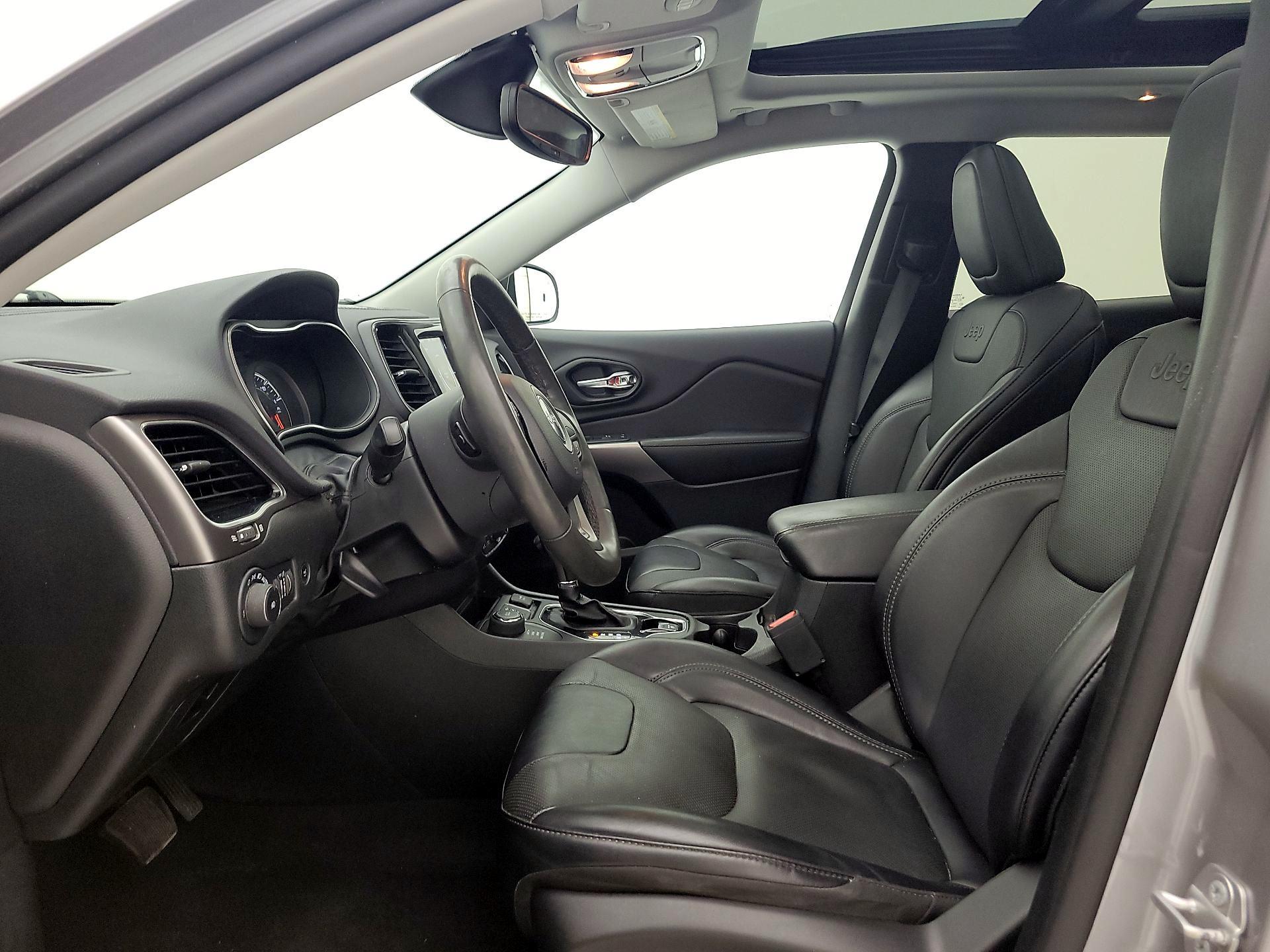 Thumbnail: 2022 Jeep Cherokee - 9