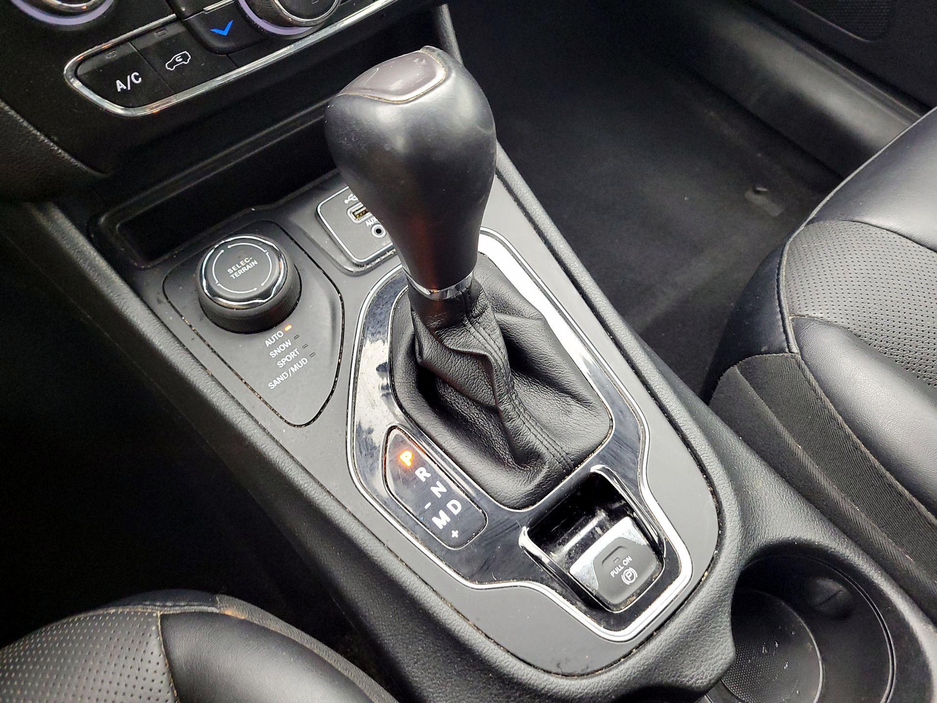 Thumbnail: 2022 Jeep Cherokee - 15