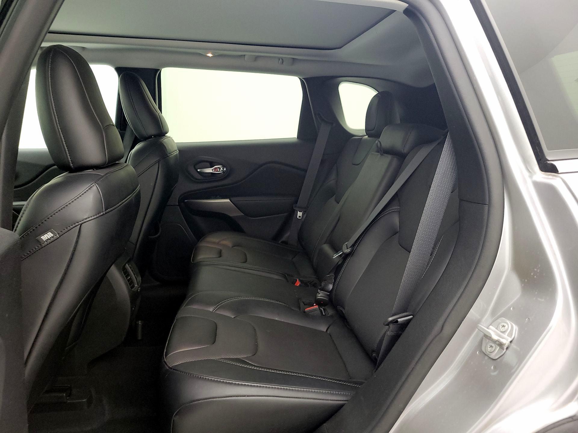 Thumbnail: 2022 Jeep Cherokee - 18