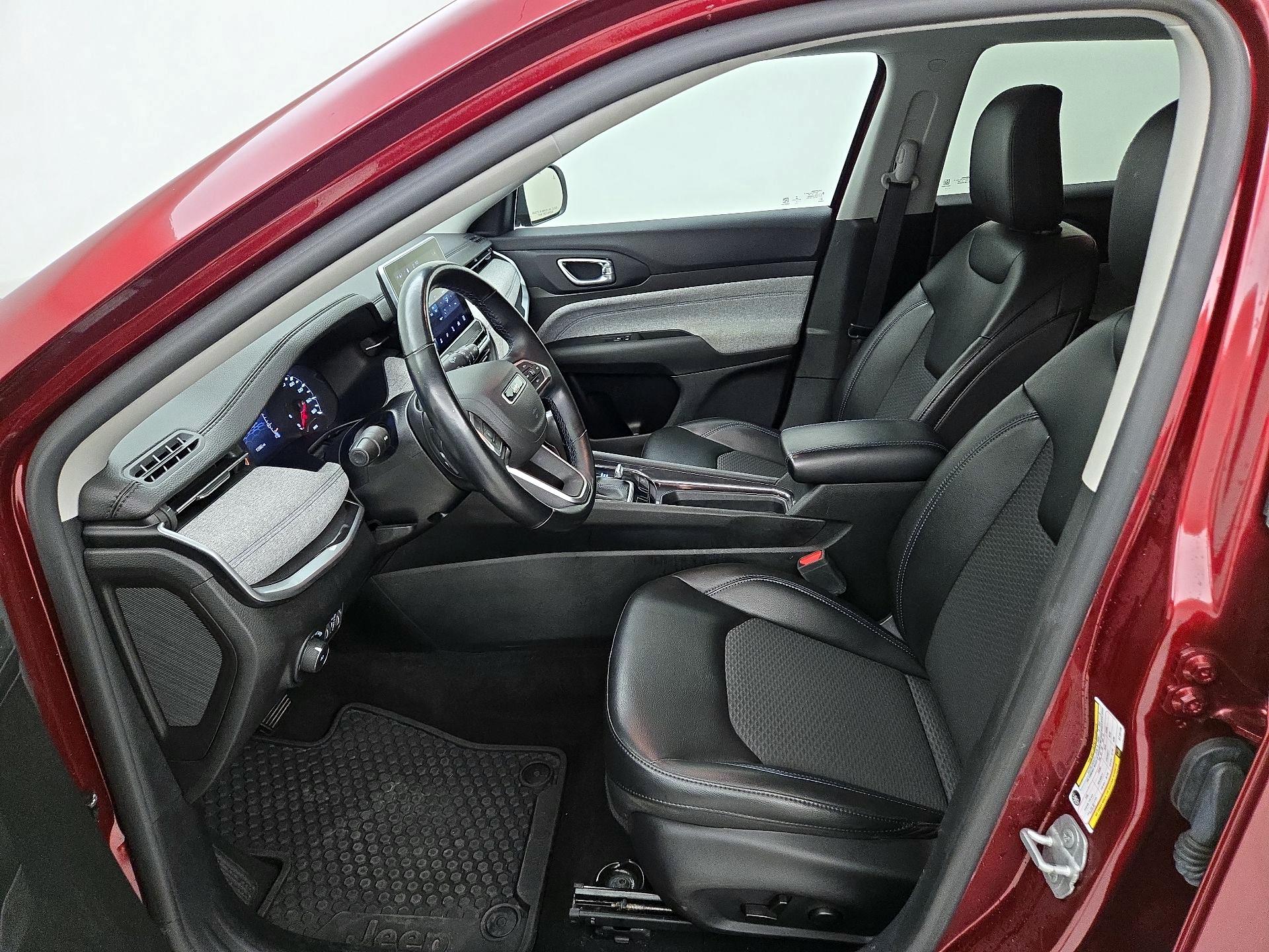 Thumbnail: 2022 Jeep Compass - 11