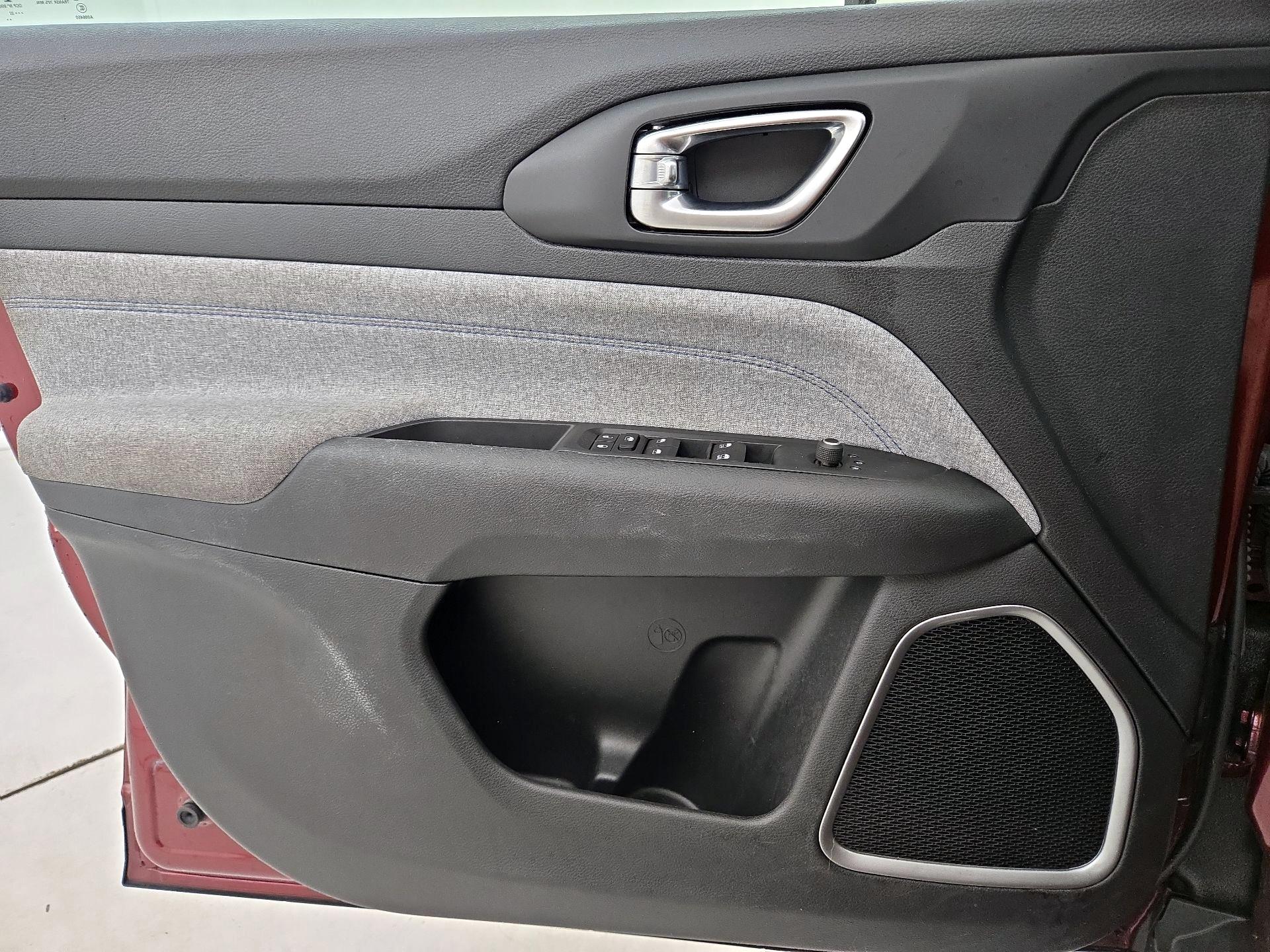 Thumbnail: 2022 Jeep Compass - 12