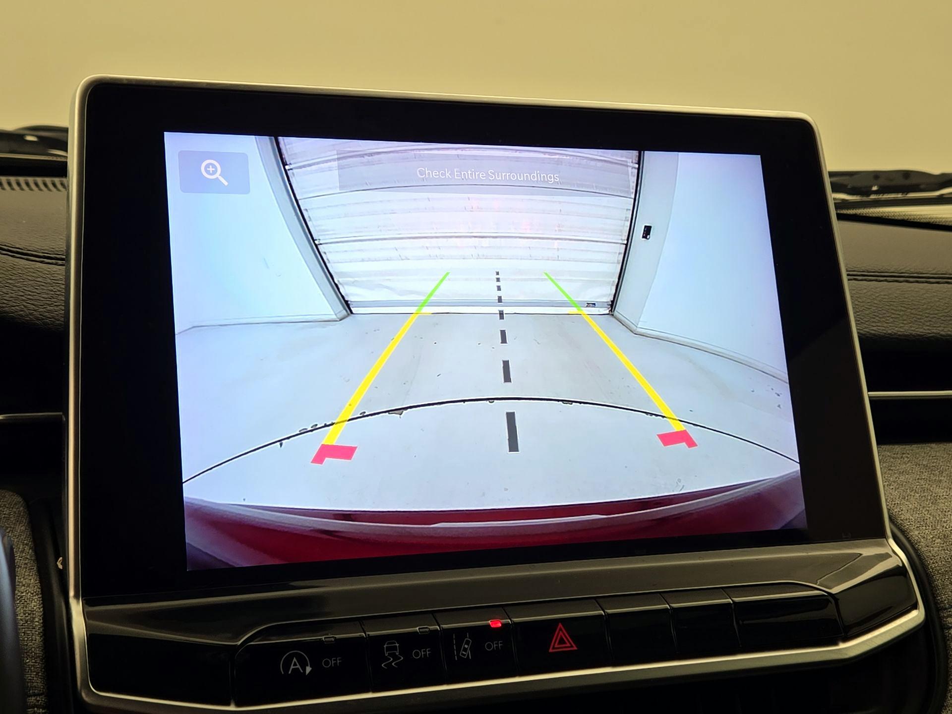 Thumbnail: 2022 Jeep Compass - 14