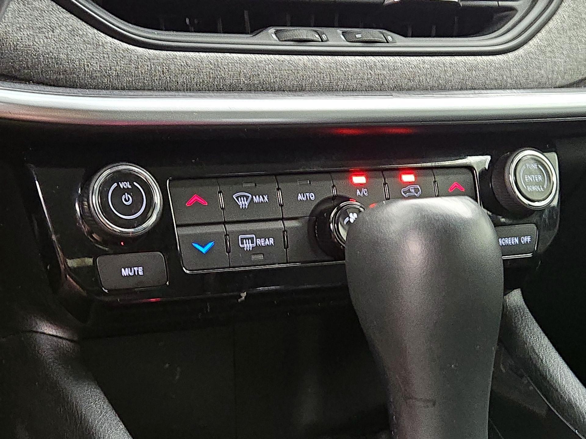 Thumbnail: 2022 Jeep Compass - 16