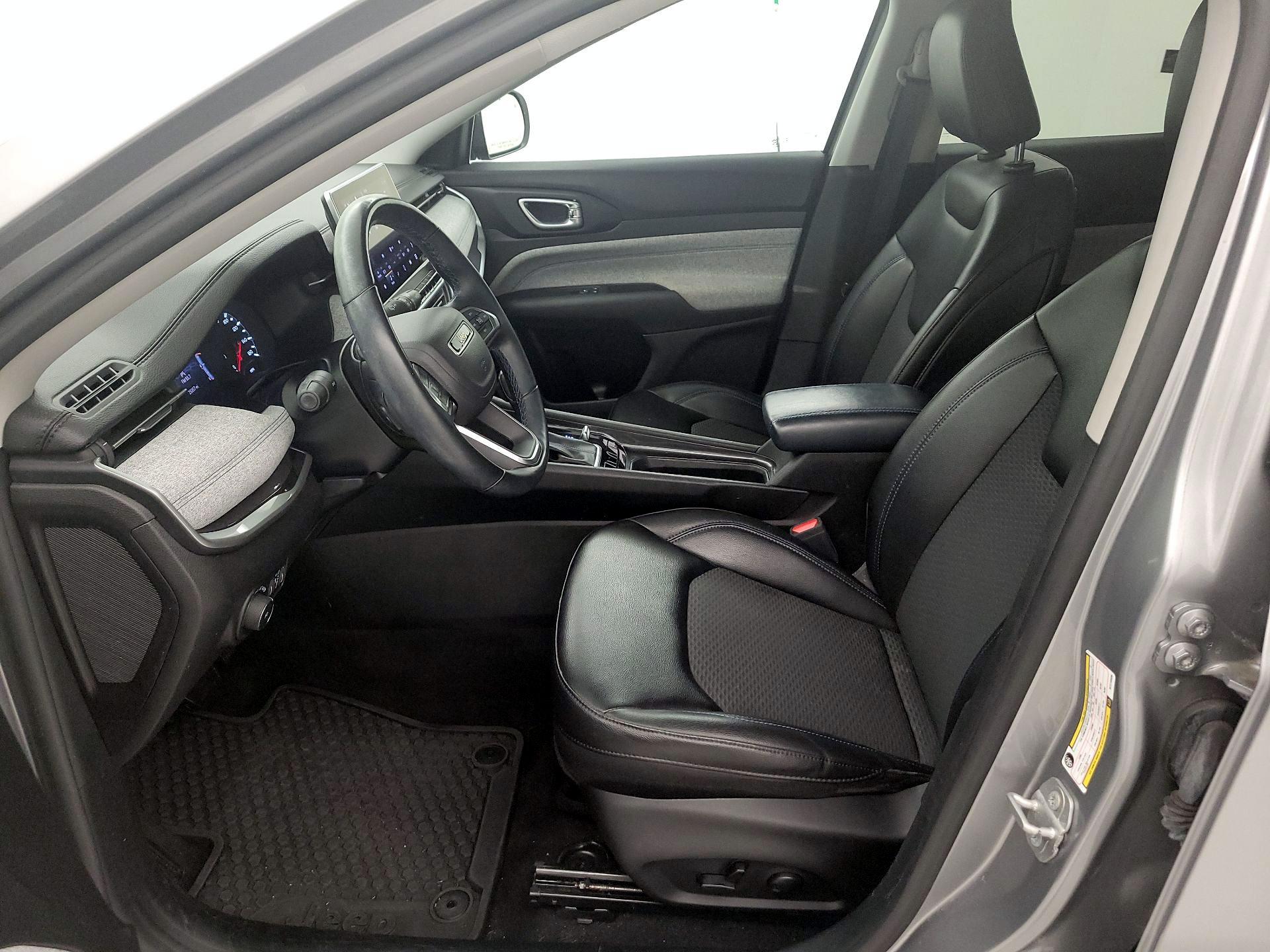 Thumbnail: 2022 Jeep Compass - 11