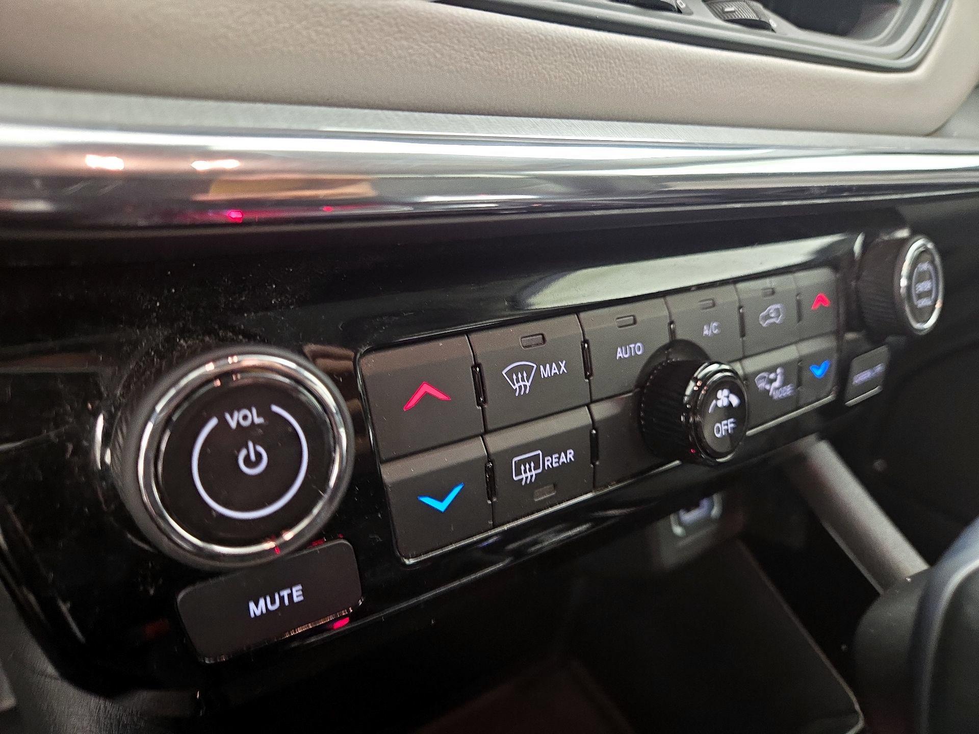 Thumbnail: 2022 Jeep Compass - 16