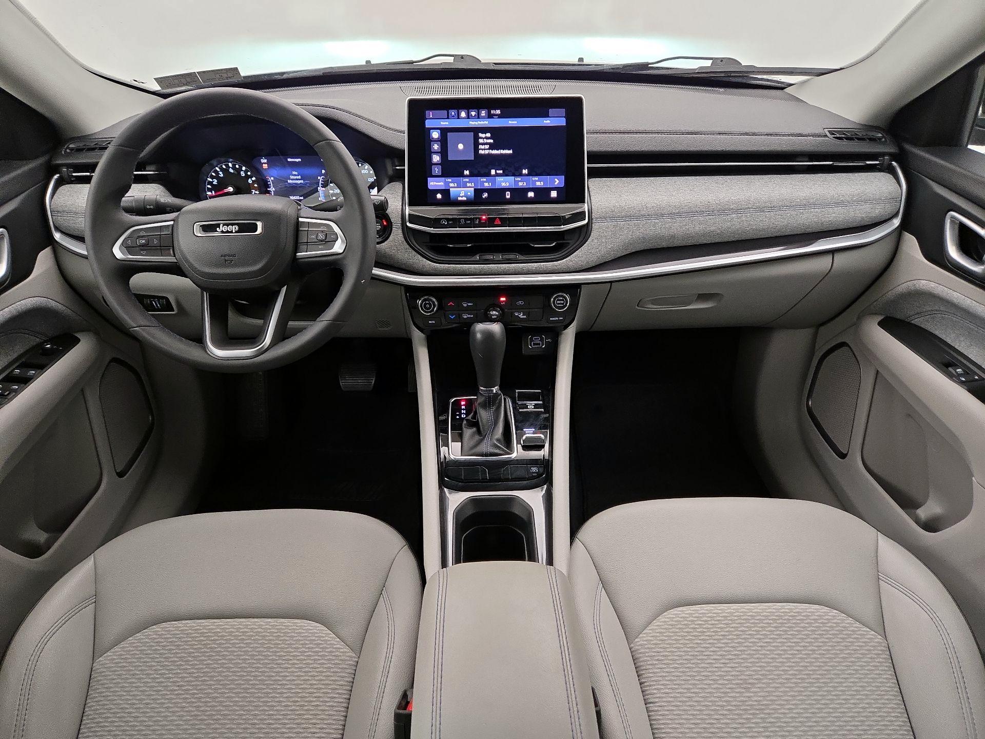 Thumbnail: 2022 Jeep Compass - 9