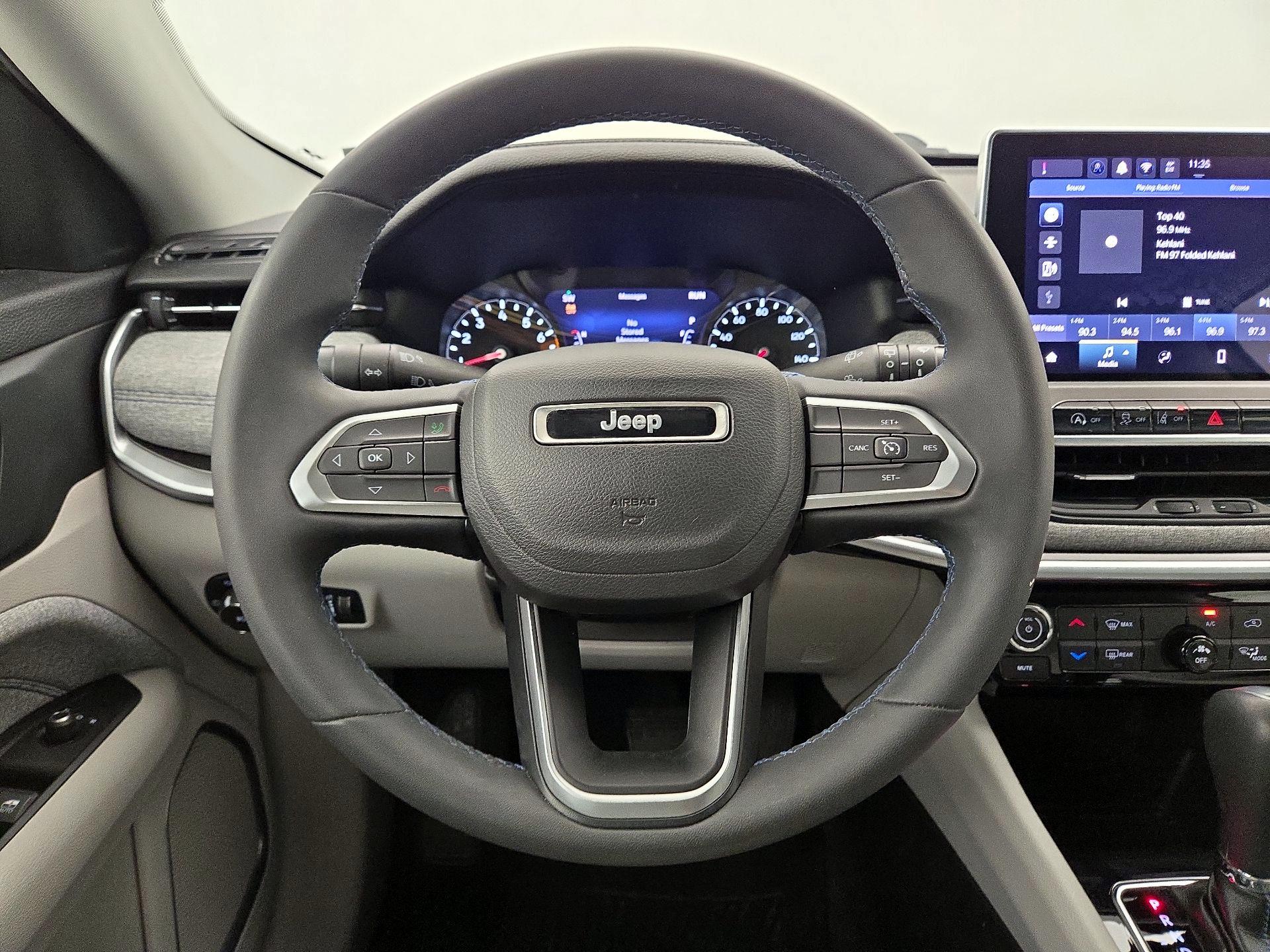 Thumbnail: 2022 Jeep Compass - 10