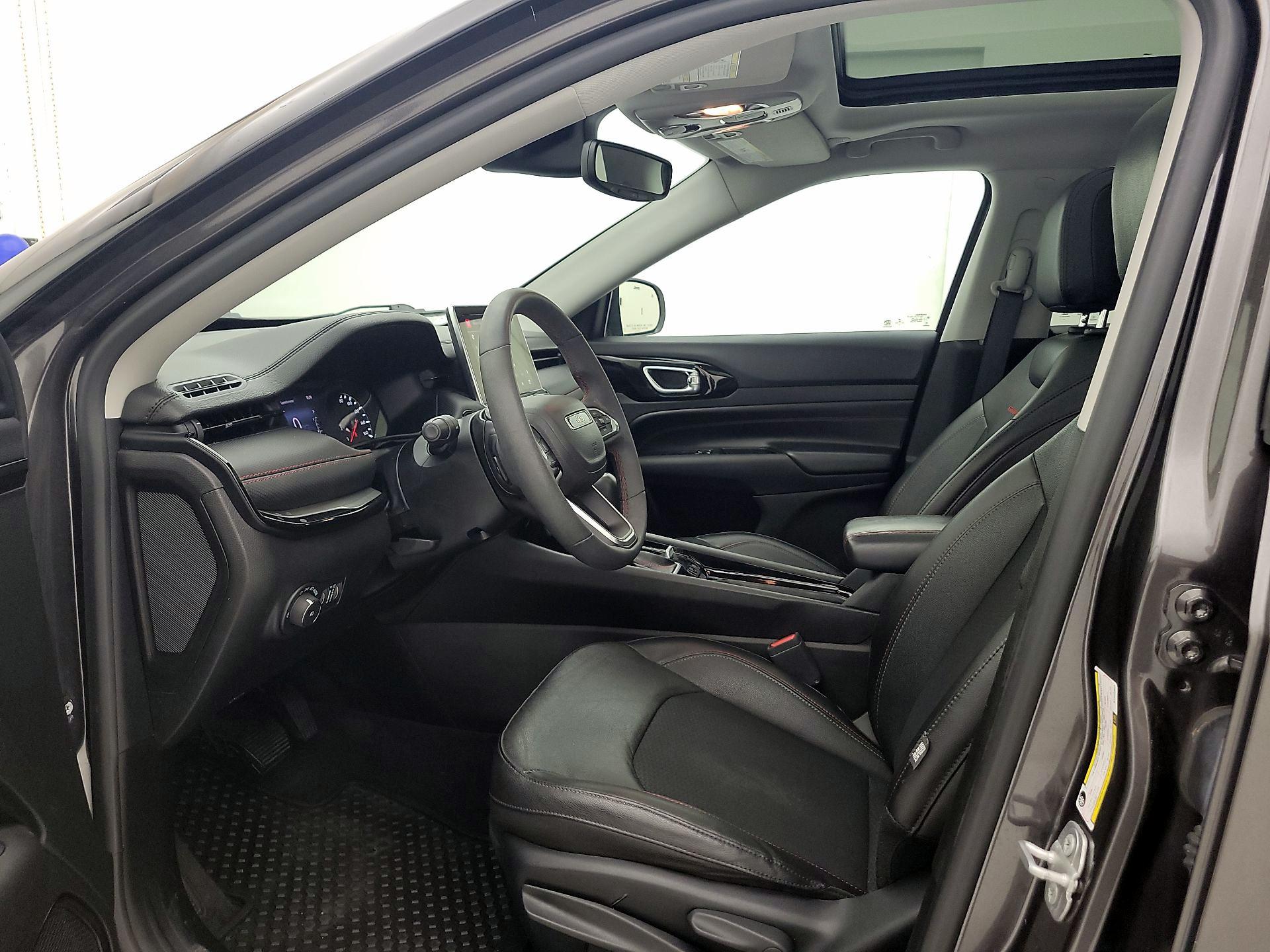 Thumbnail: 2022 Jeep Compass - 11