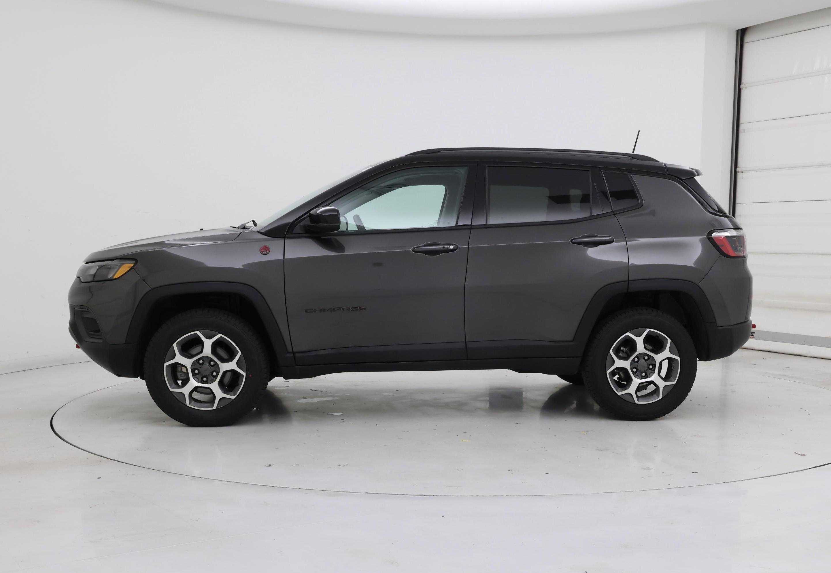 Thumbnail: 2022 Jeep Compass - 3