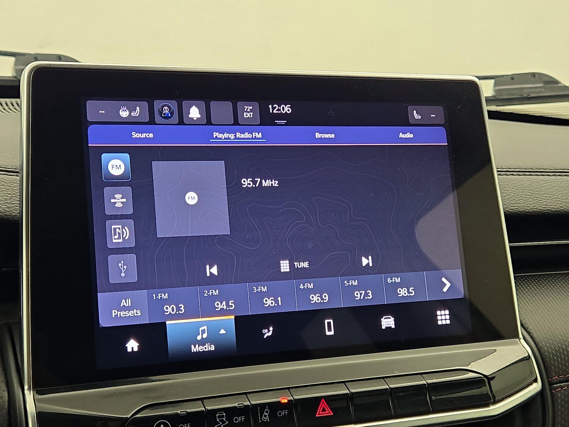 Thumbnail: 2022 Jeep Compass - 15