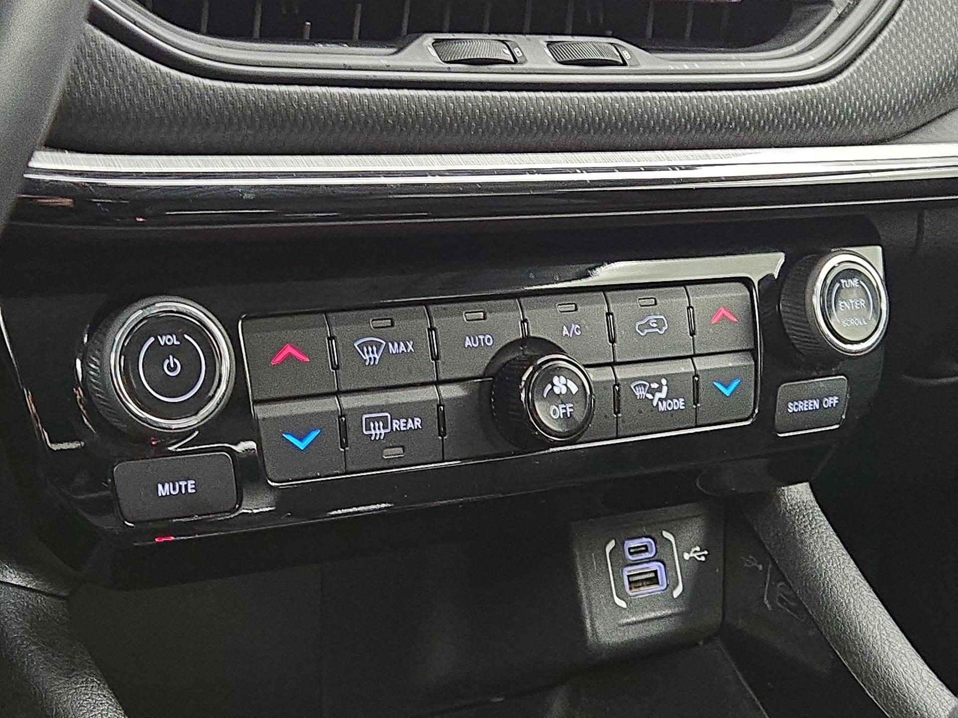 Thumbnail: 2022 Jeep Compass - 16