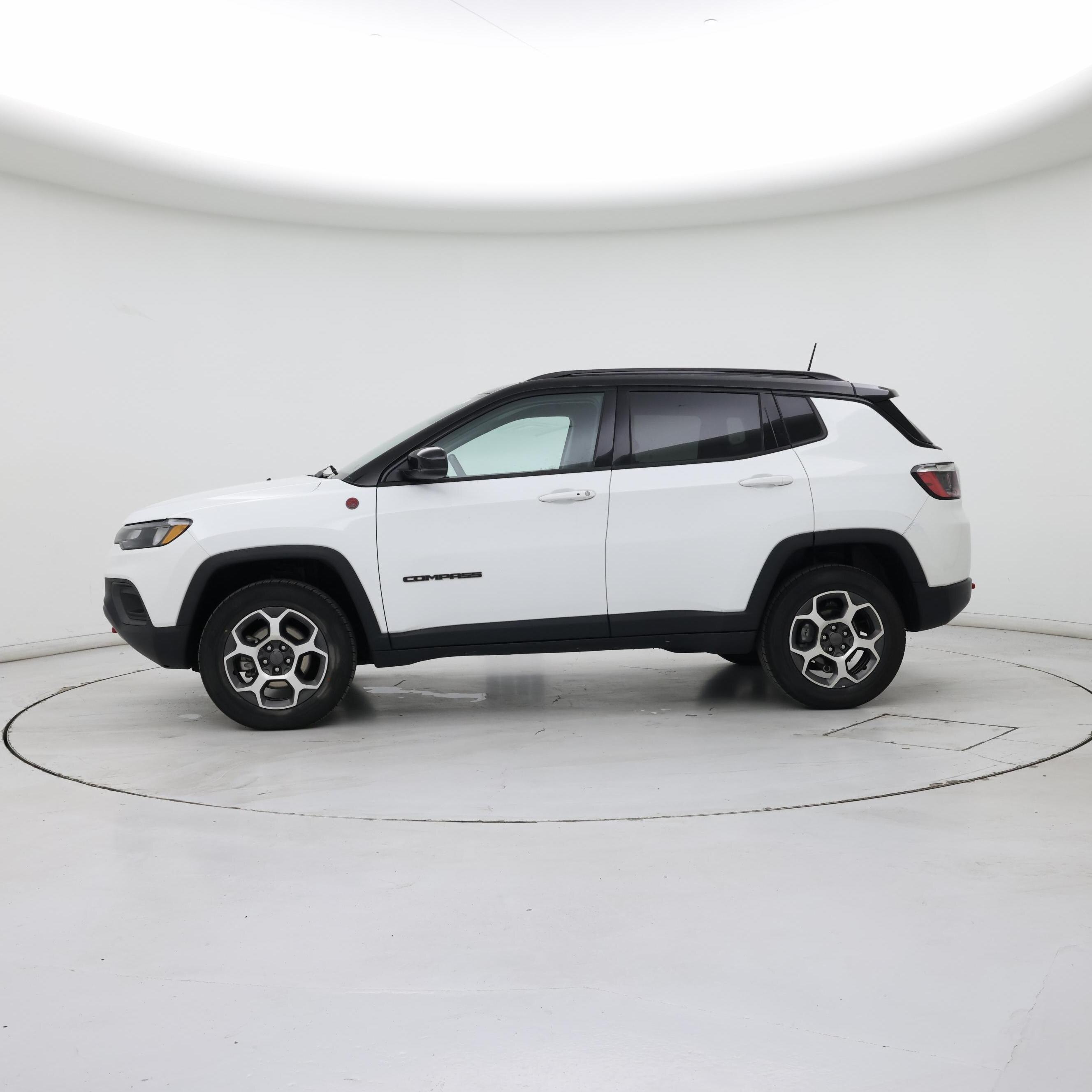 Thumbnail: 2022 Jeep Compass - 3