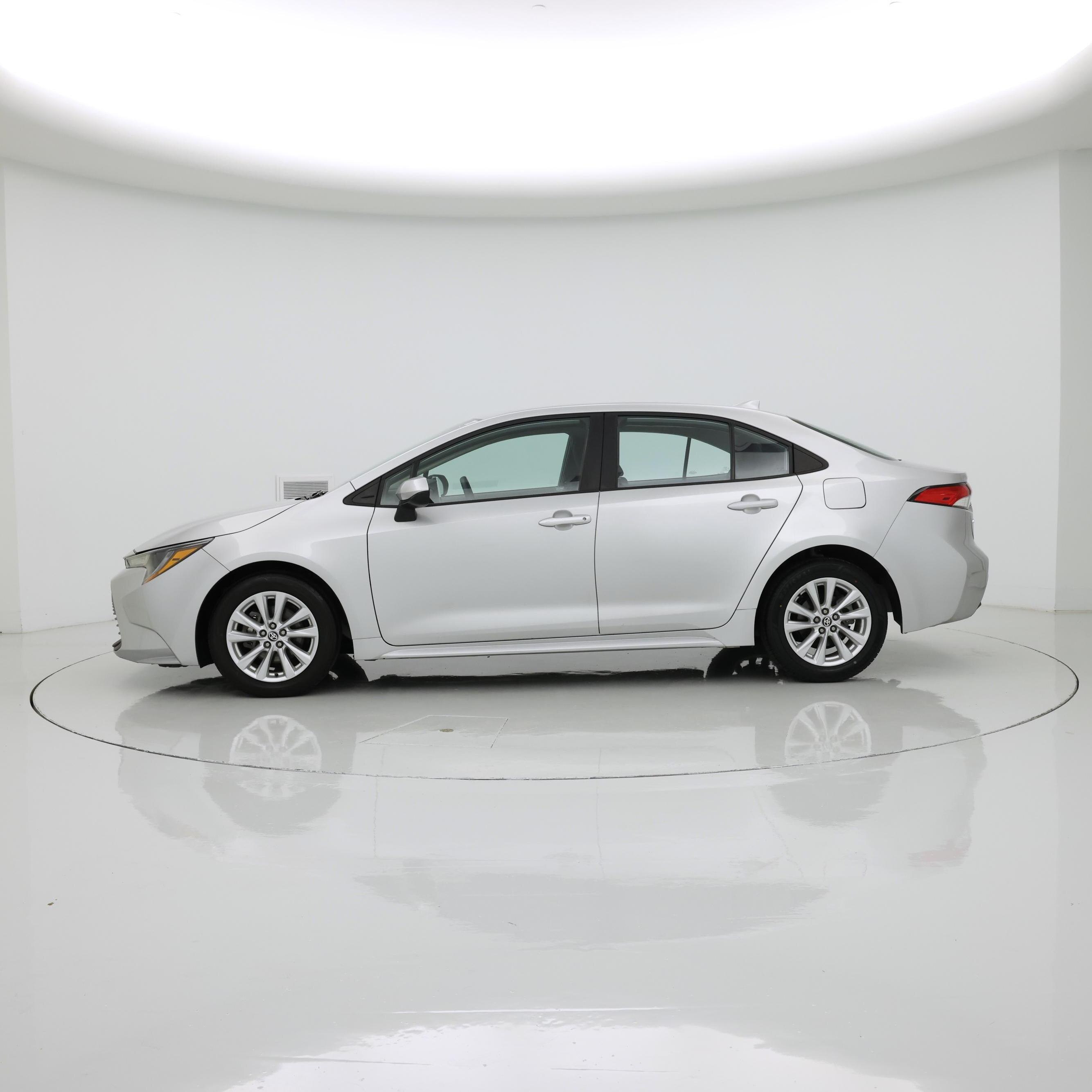 Thumbnail: 2023 Toyota Corolla - 3