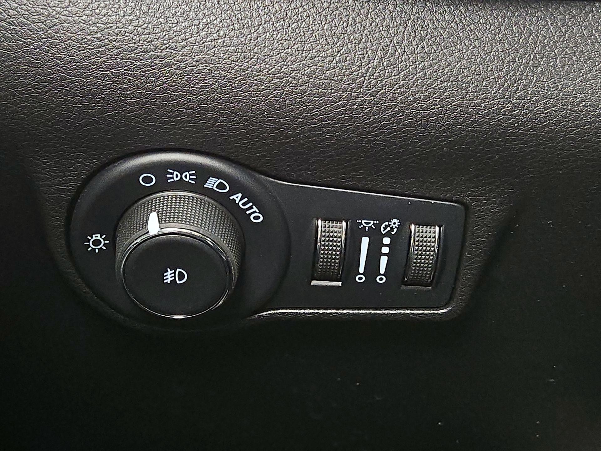 Thumbnail: 2022 Jeep Compass - 13
