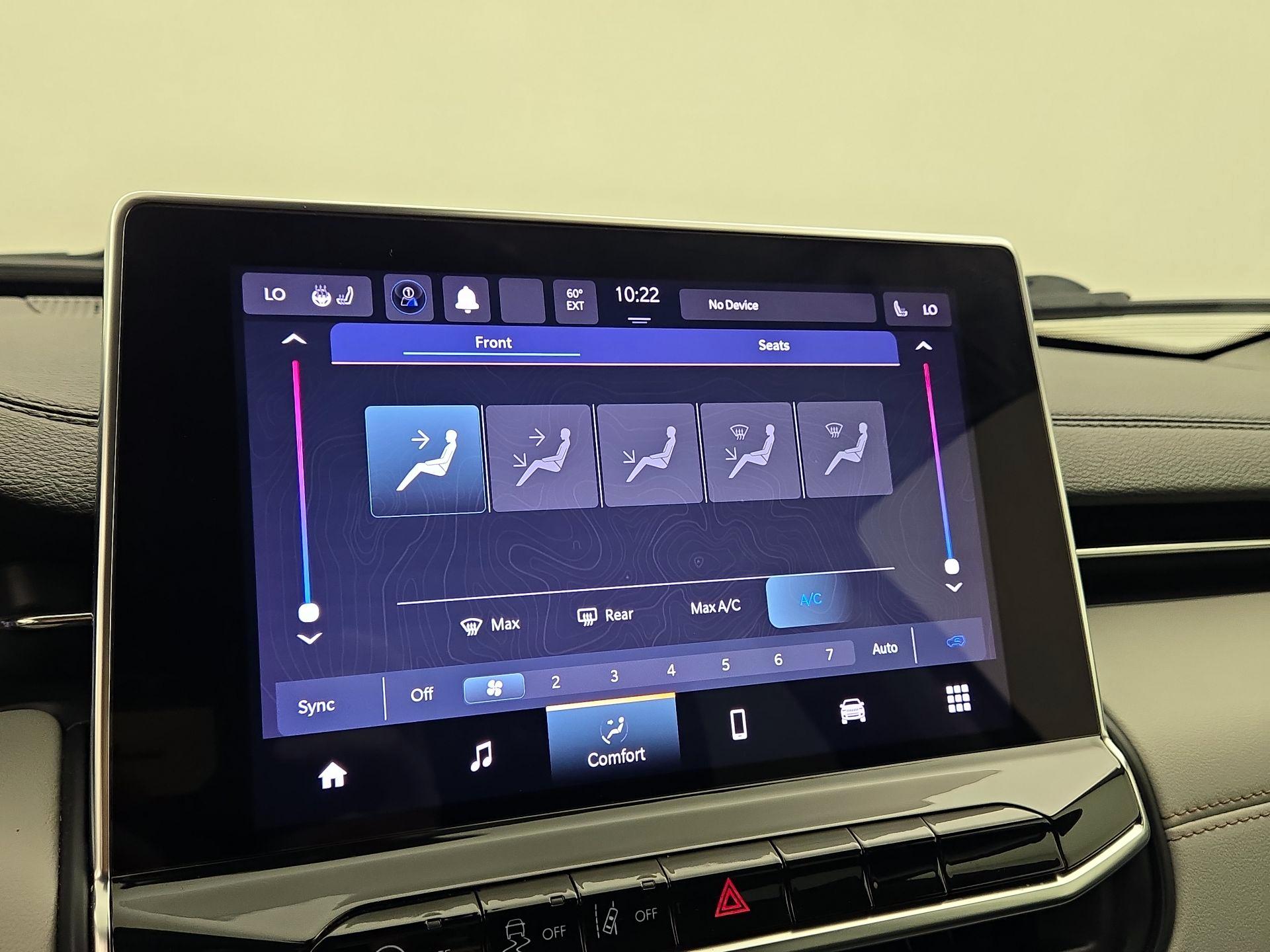 Thumbnail: 2022 Jeep Compass - 16