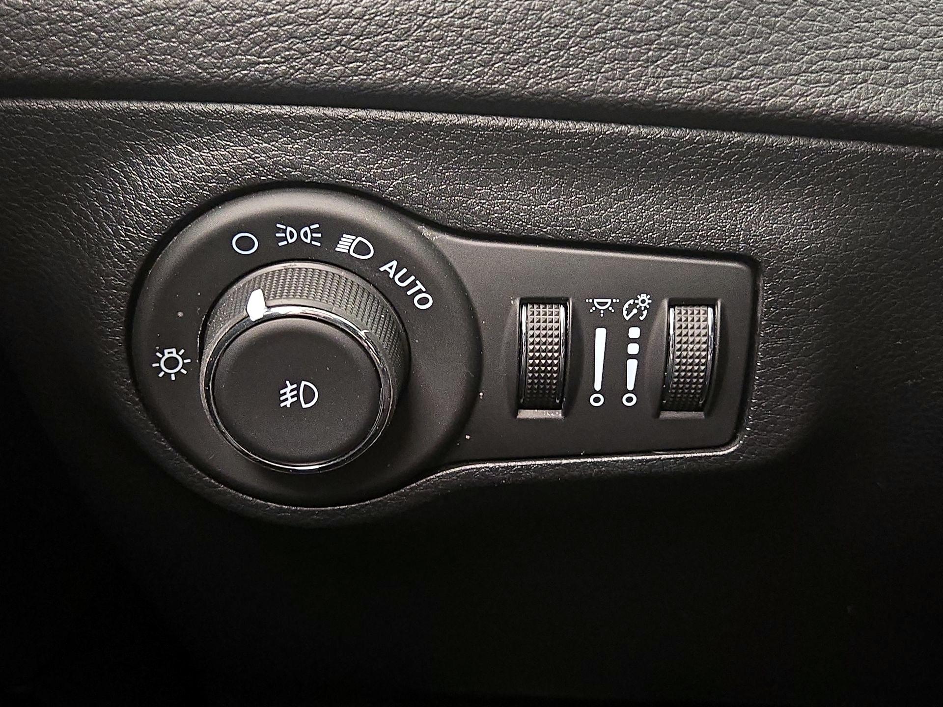 Thumbnail: 2021 Jeep Compass - 13