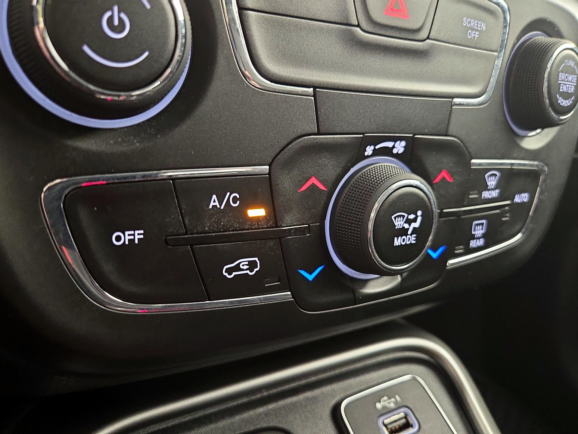 Thumbnail: 2021 Jeep Compass - 16