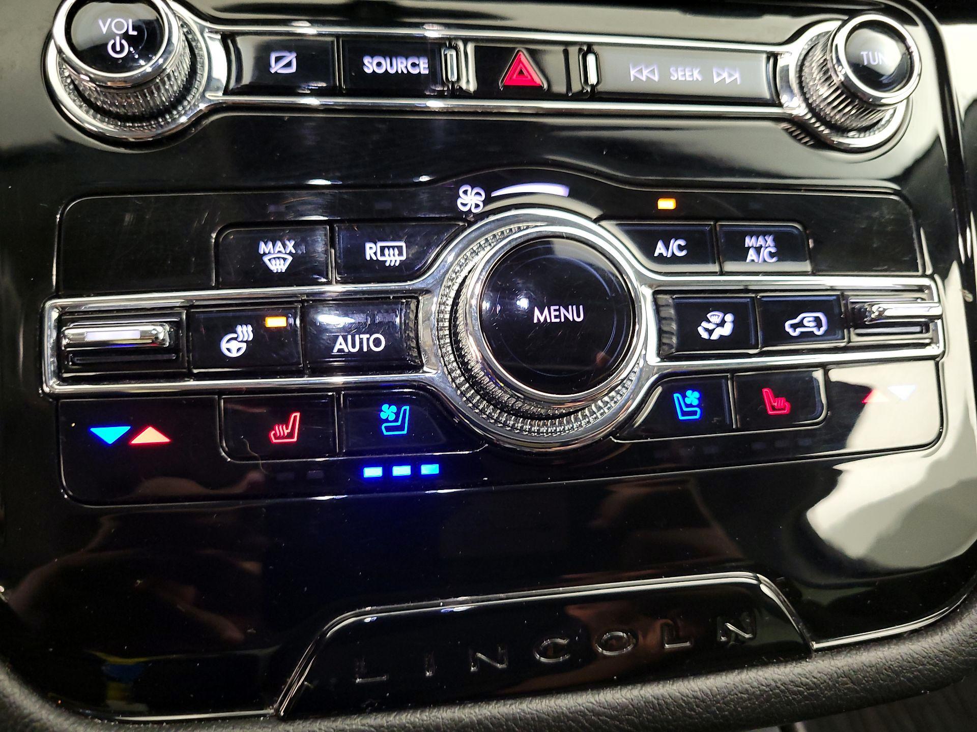 Thumbnail: 2022 Lincoln Corsair - 17