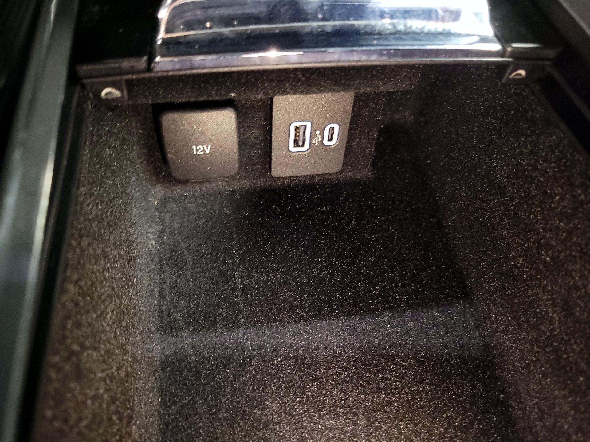 Thumbnail: 2022 Lincoln Corsair - 19