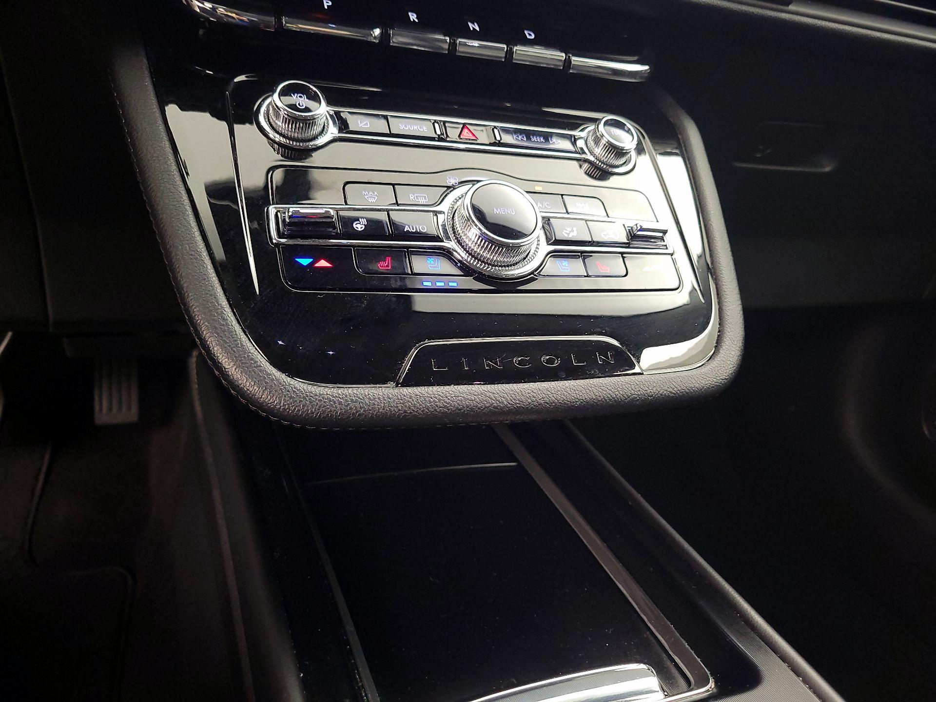 Thumbnail: 2022 Lincoln Corsair - 18