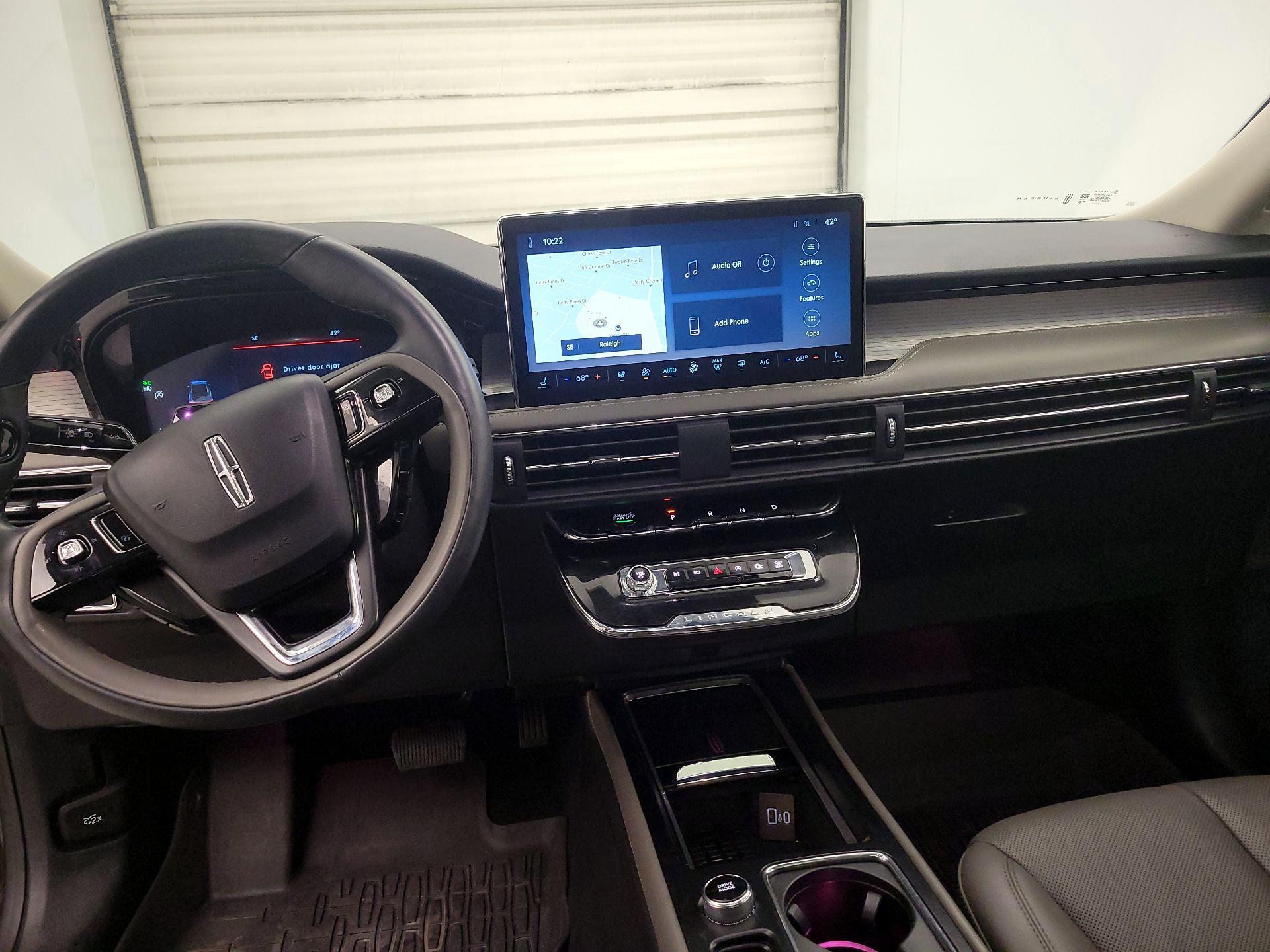 Thumbnail: 2023 Lincoln Corsair - 9