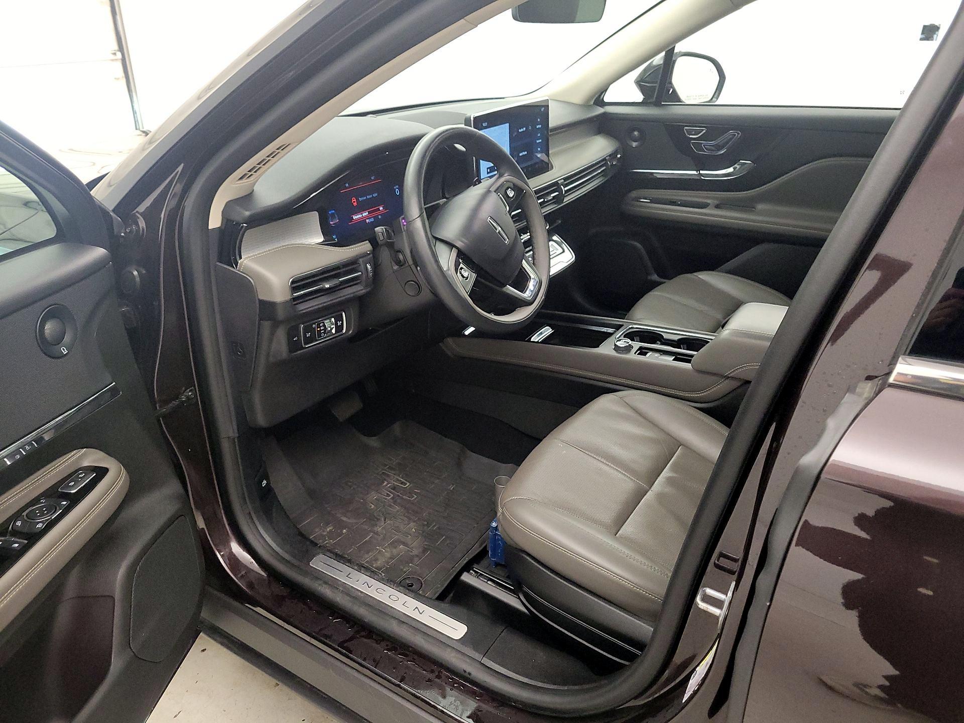 Thumbnail: 2023 Lincoln Corsair - 11