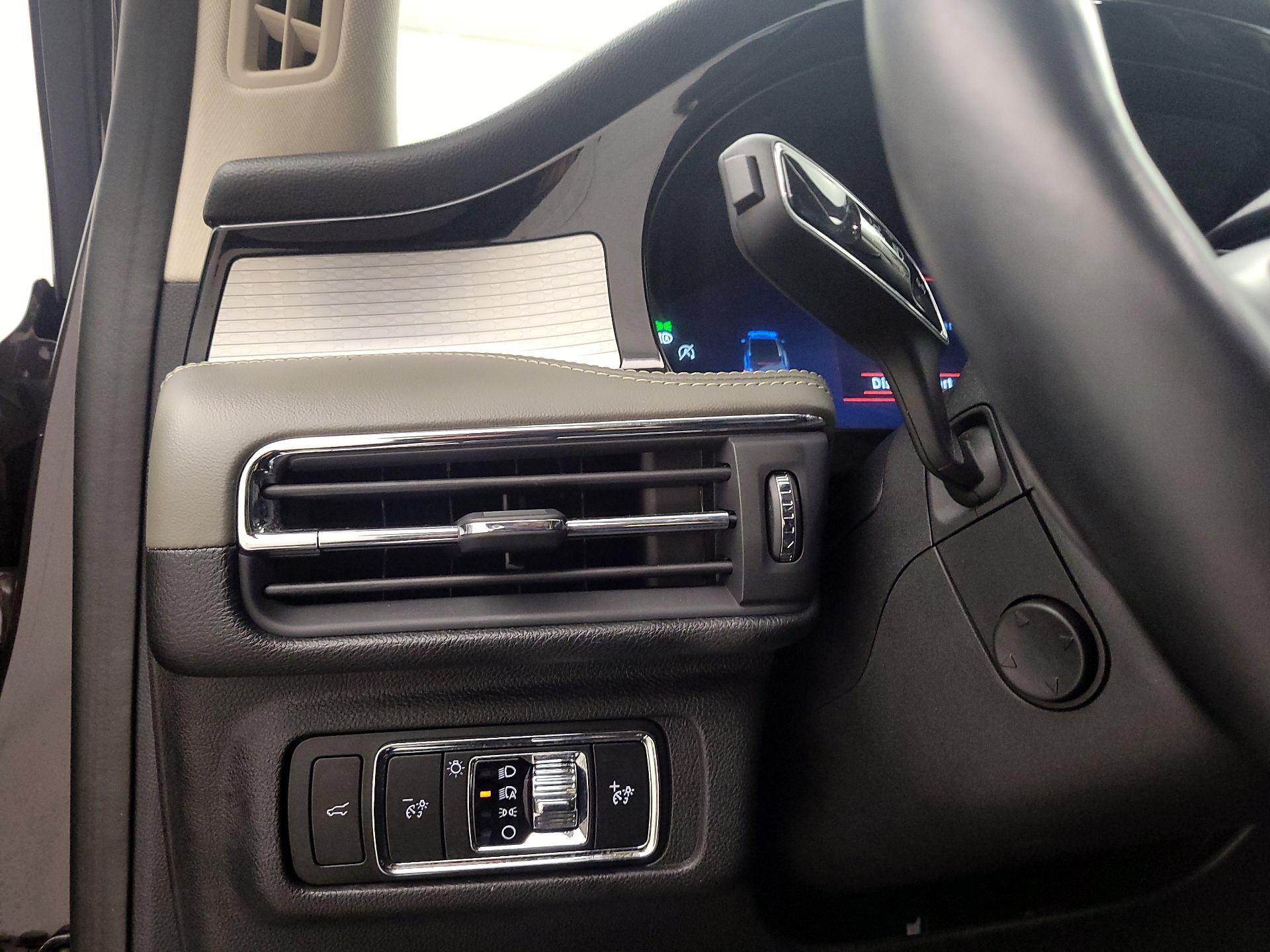 Thumbnail: 2023 Lincoln Corsair - 13