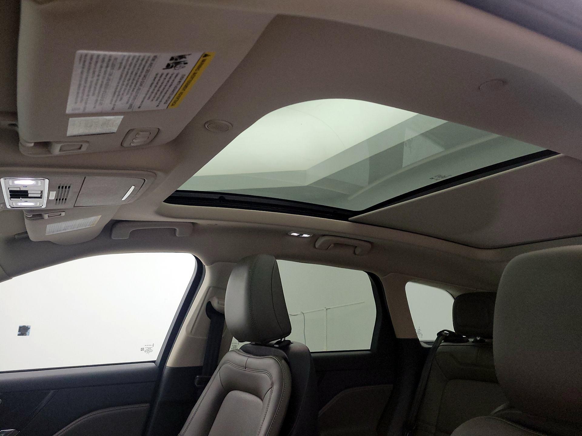 Thumbnail: 2023 Lincoln Corsair - 19