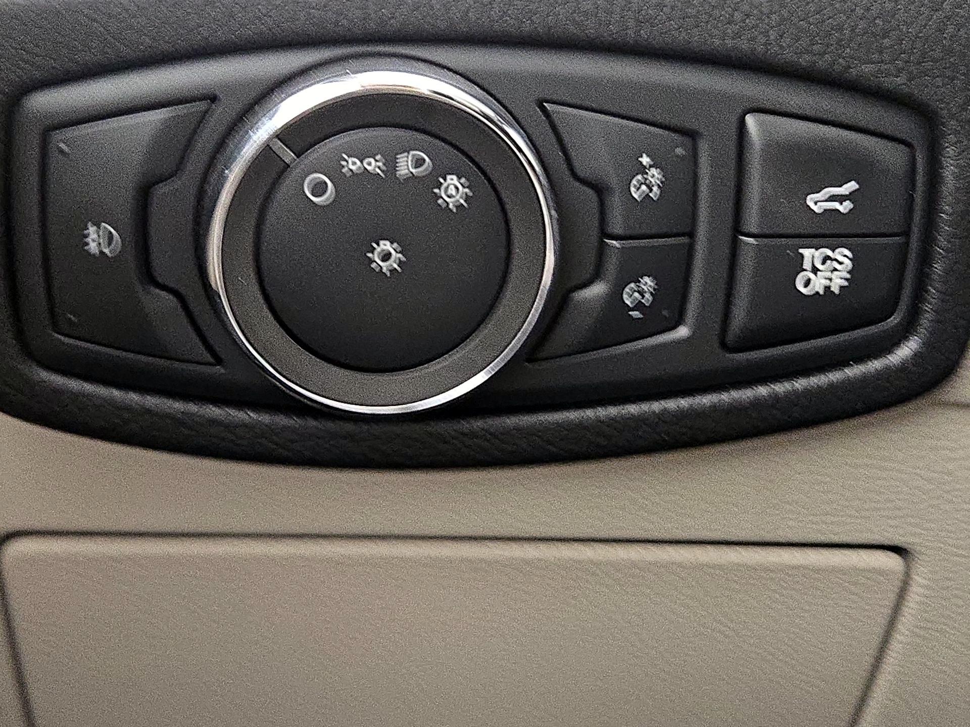 Thumbnail: 2021 Ford Edge - 13