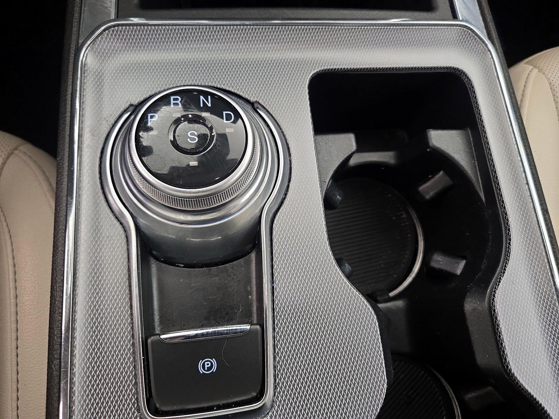 Thumbnail: 2021 Ford Edge - 18