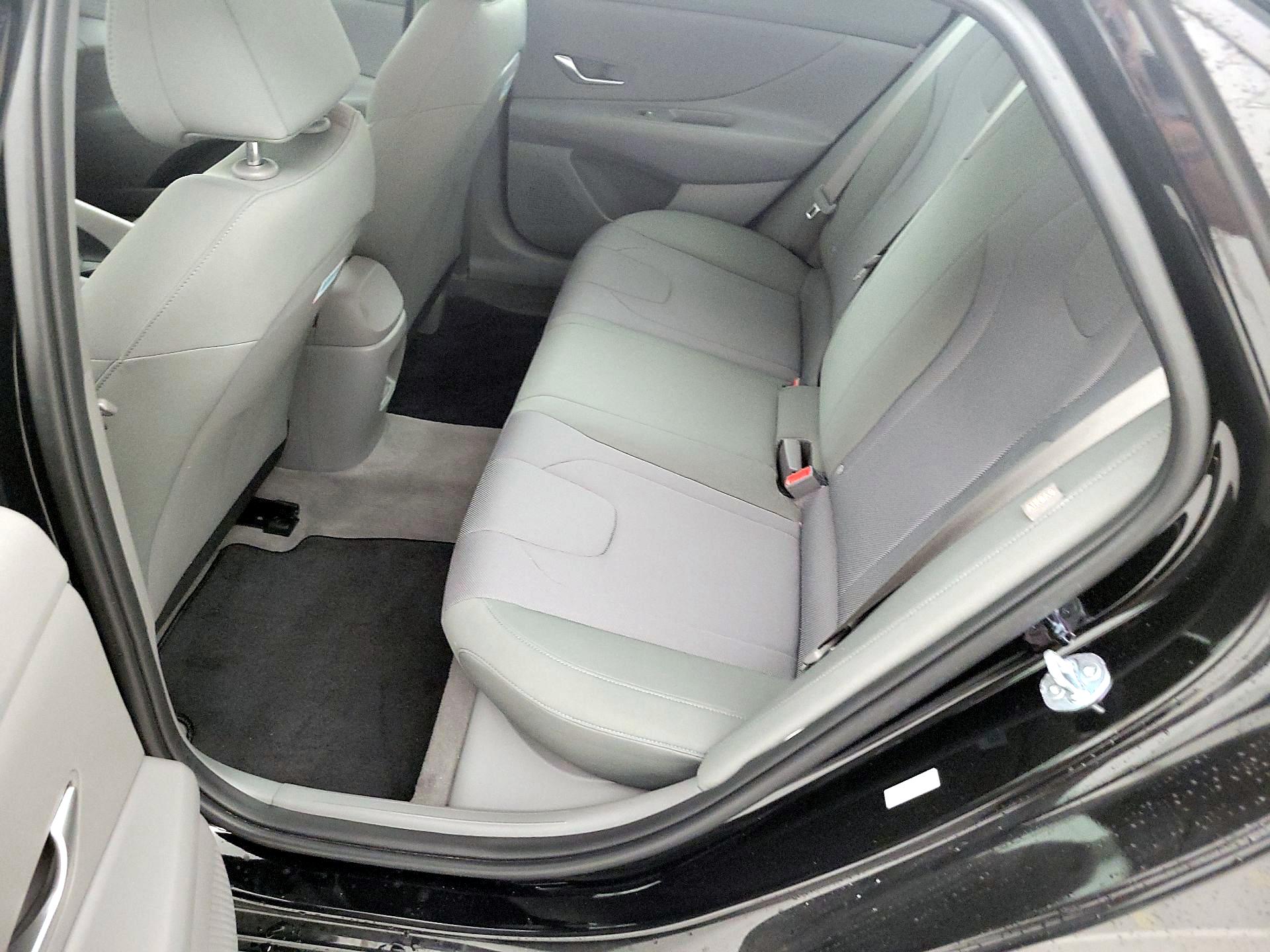 Thumbnail: 2025 Hyundai Elantra - 17