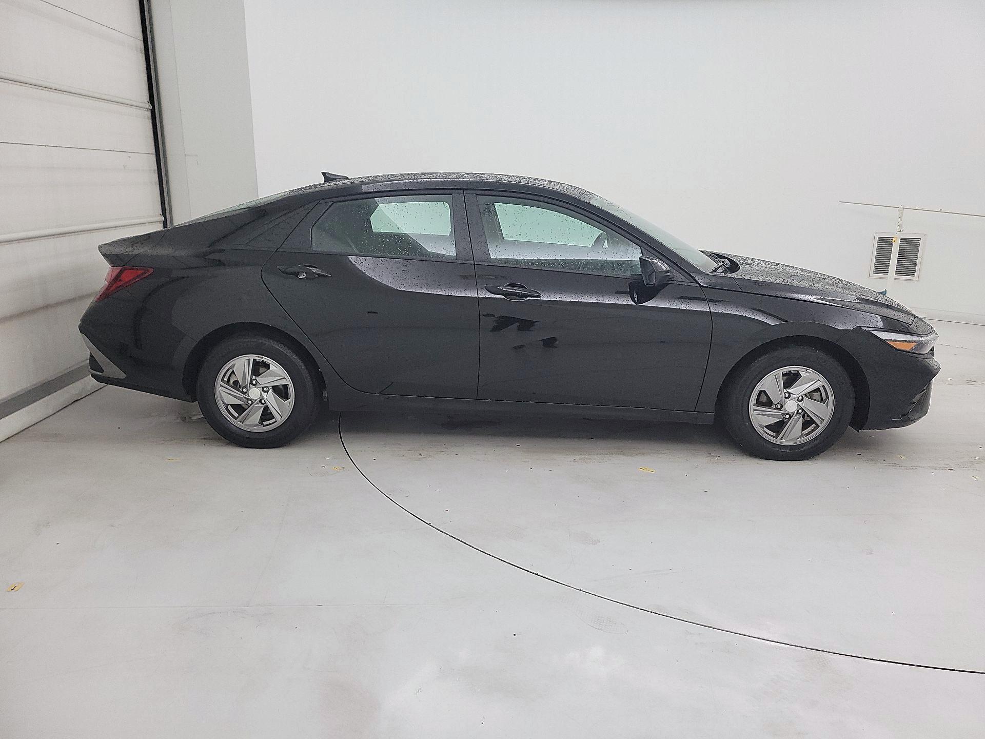 Thumbnail: 2025 Hyundai Elantra - 4