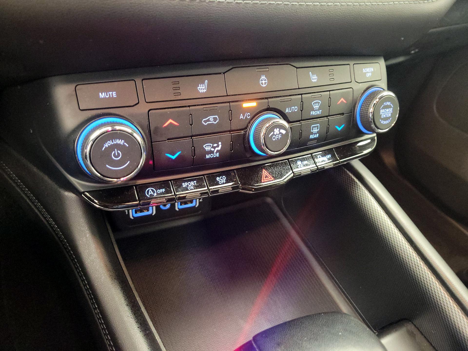 Thumbnail: 2022 Dodge Durango - 16