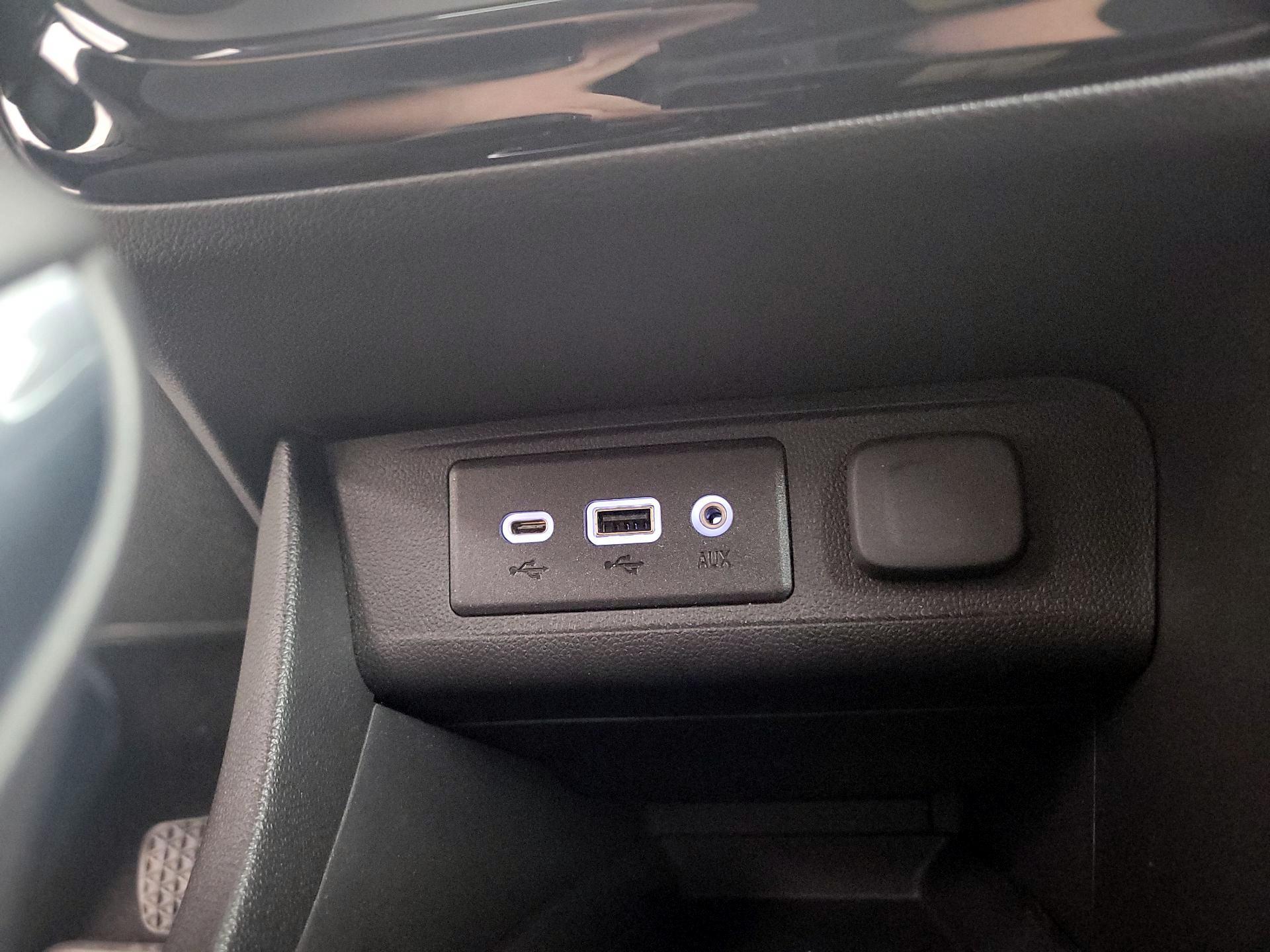 Thumbnail: 2021 Buick Encore GX - 18