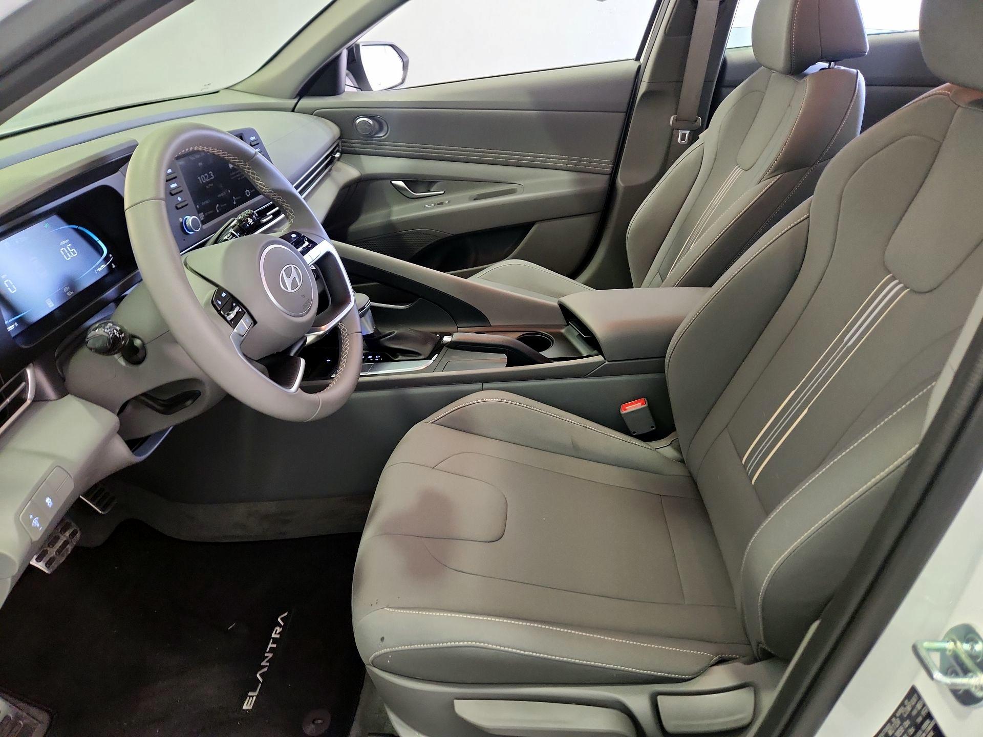 Thumbnail: 2025 Hyundai Elantra - 11