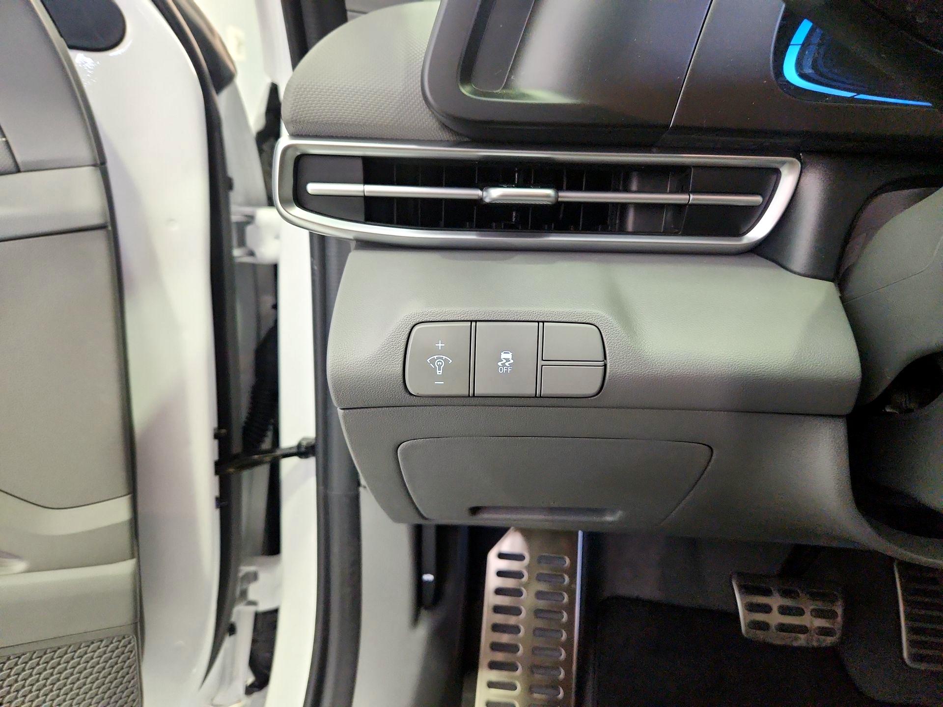 Thumbnail: 2025 Hyundai Elantra - 13