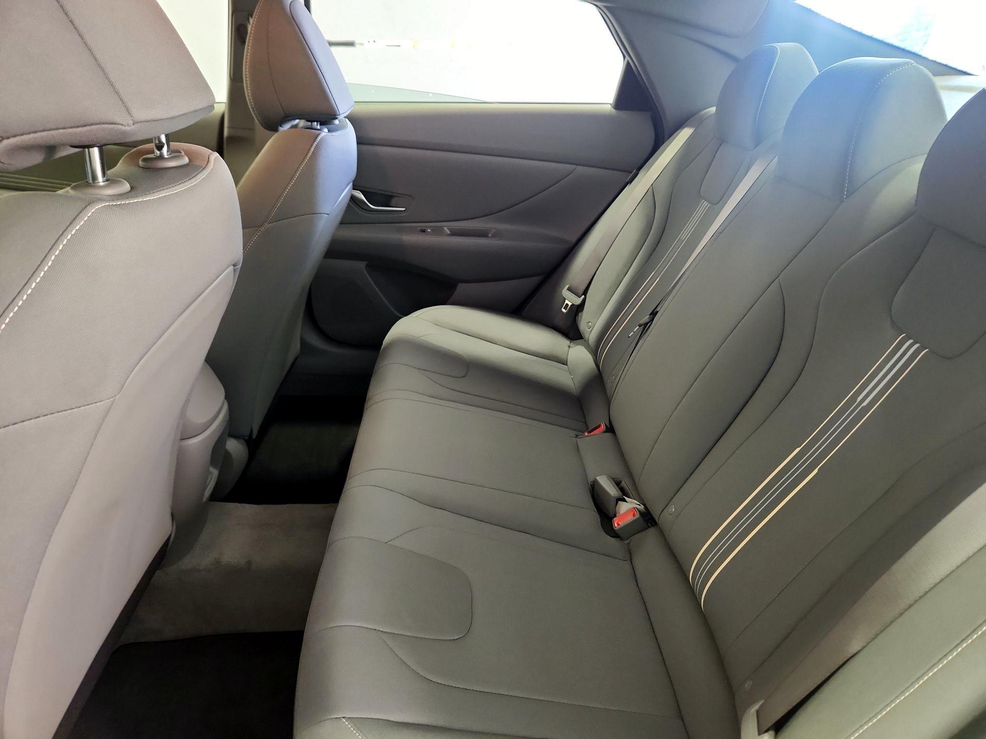 Thumbnail: 2025 Hyundai Elantra - 19