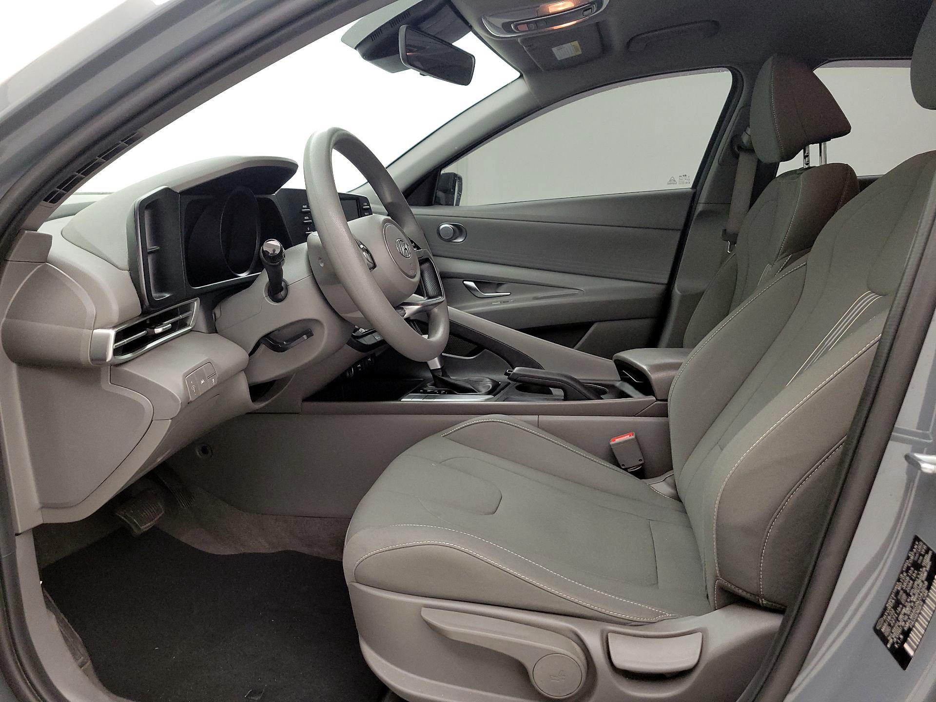 Thumbnail: 2022 Hyundai Elantra - 9