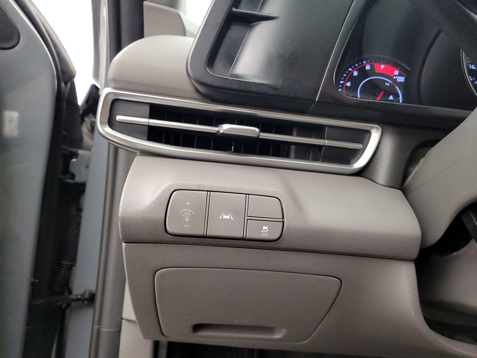 Thumbnail: 2022 Hyundai Elantra - 11