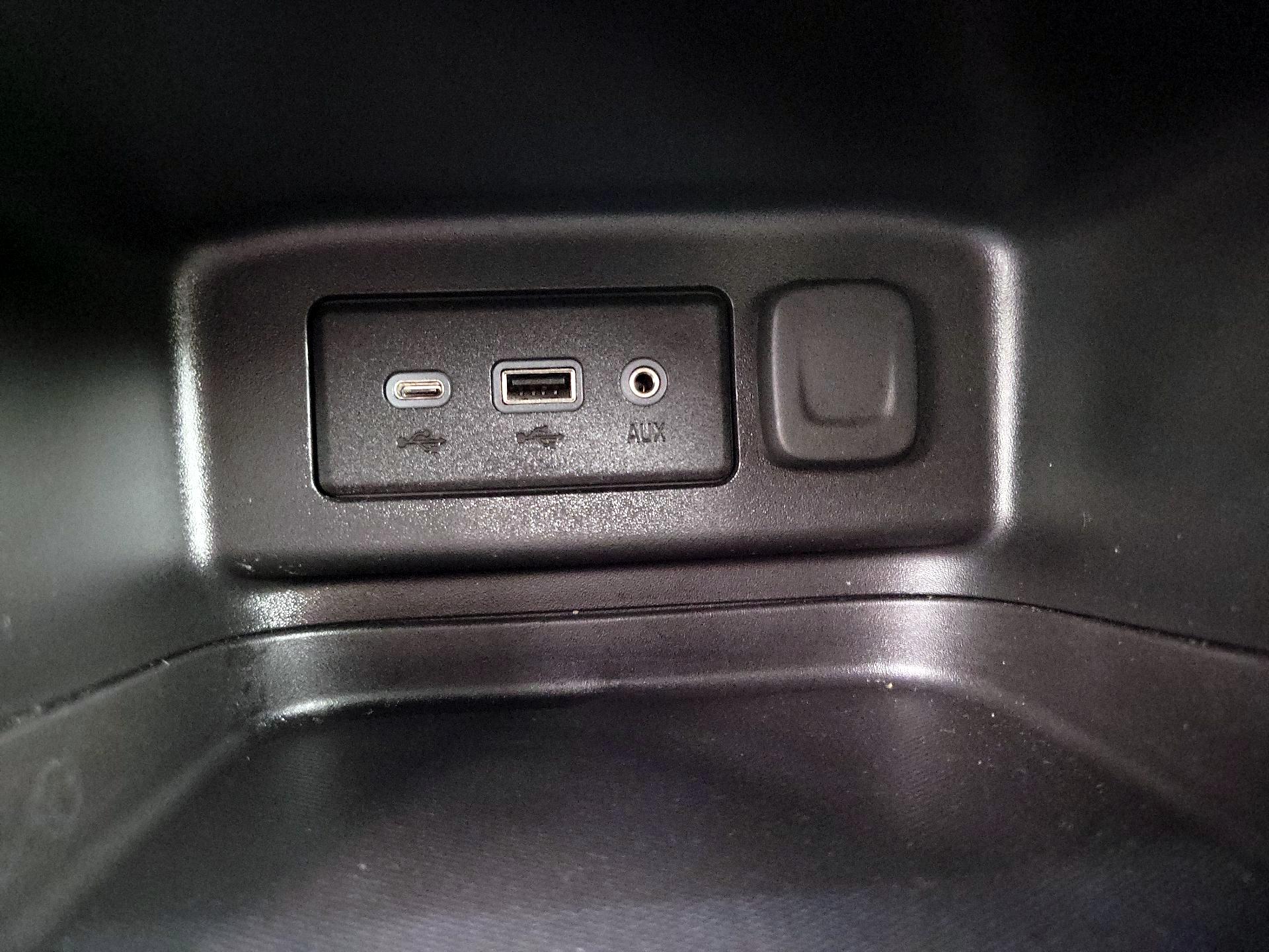 Thumbnail: 2023 Chevrolet Equinox - 18