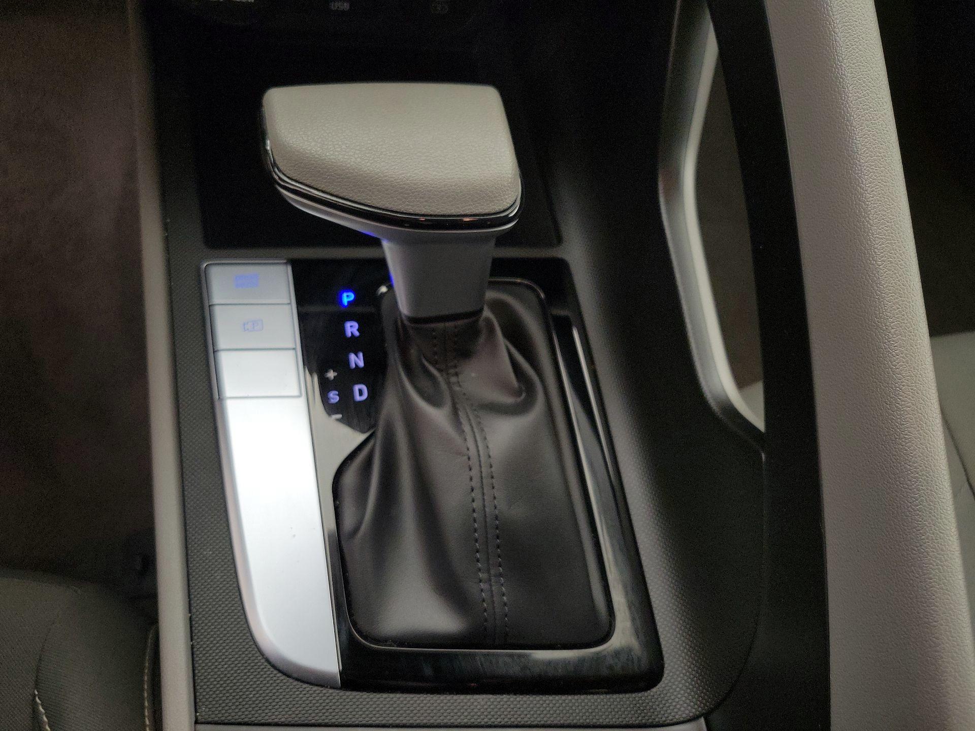 Thumbnail: 2024 Hyundai Elantra - 18