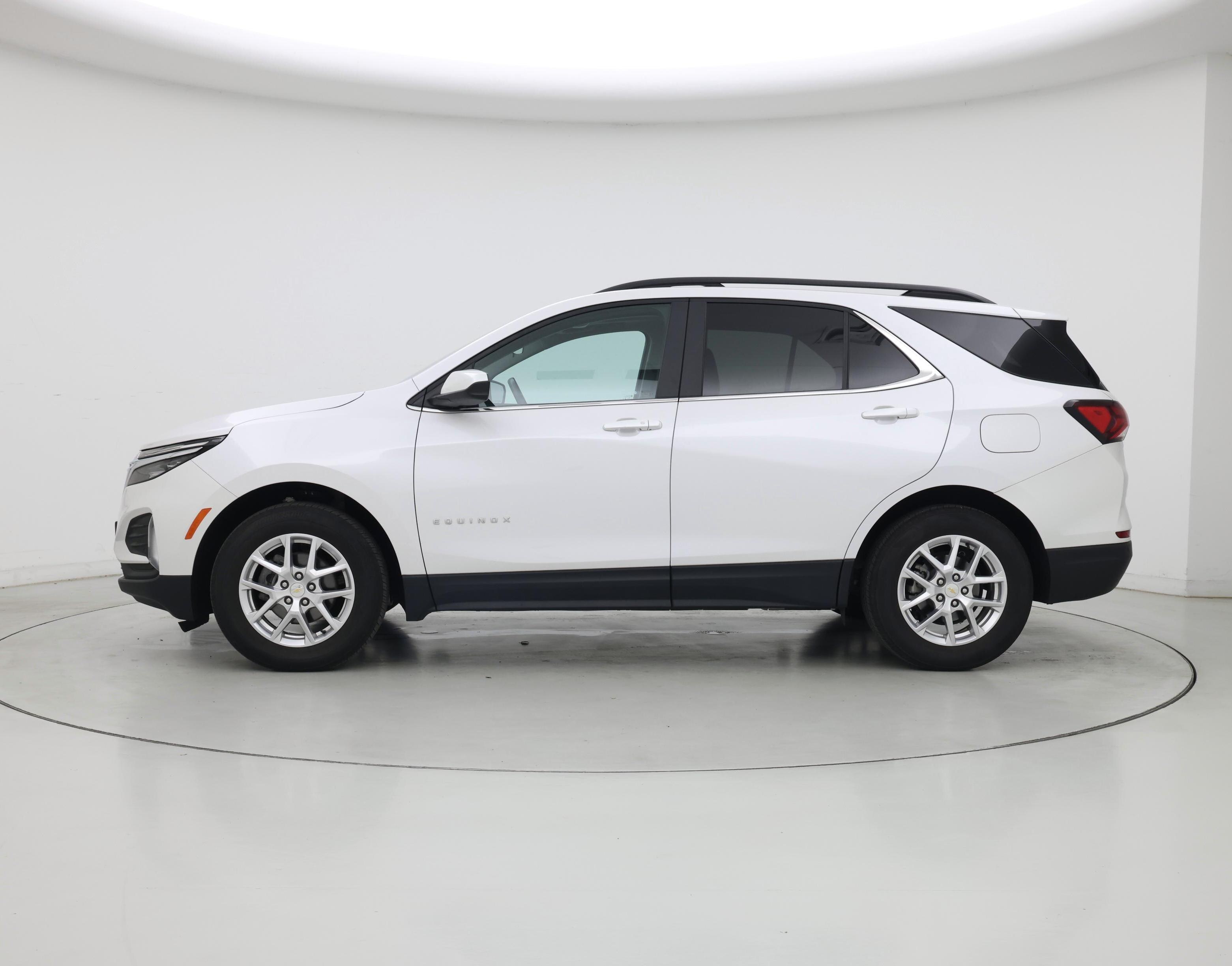 Thumbnail: 2022 Chevrolet Equinox - 3