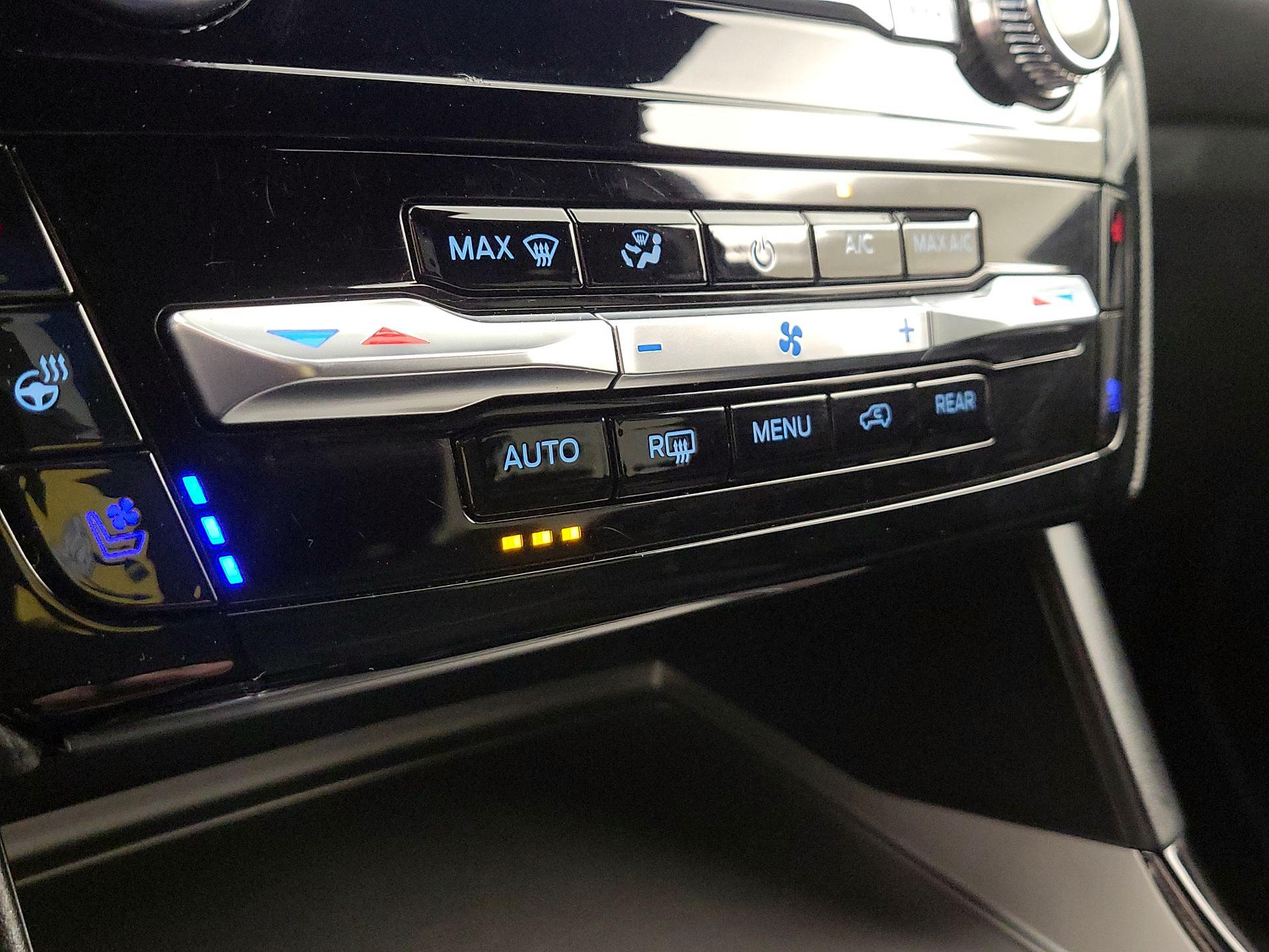 Thumbnail: 2022 Ford Explorer - 17